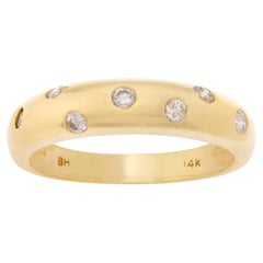 Anello in oro giallo 14k con diamanti tondi taglio brillante da 0,14 carati