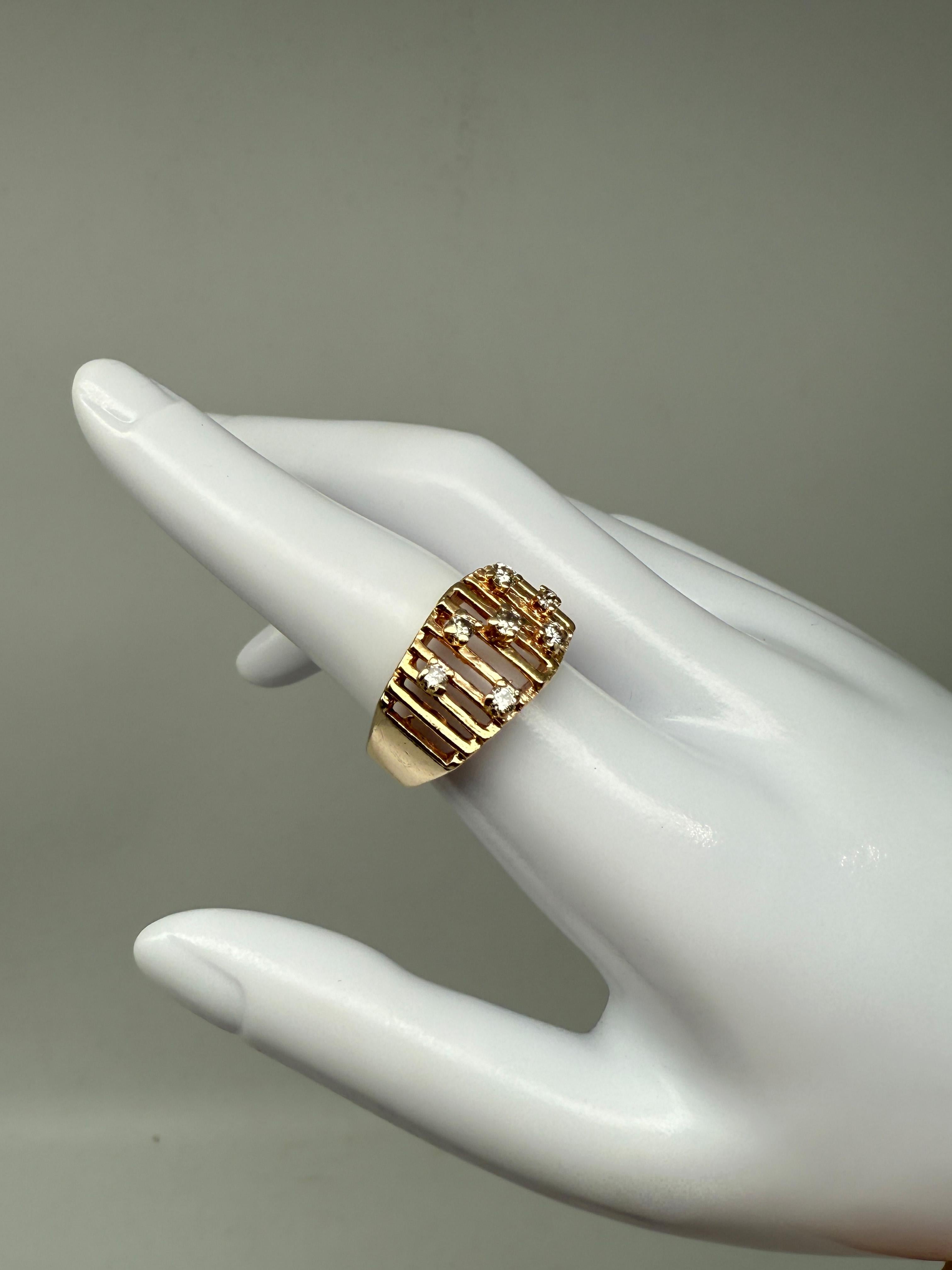 Bague en or jaune 14K avec 7 diamants de taille Brilliante Unisexe en vente