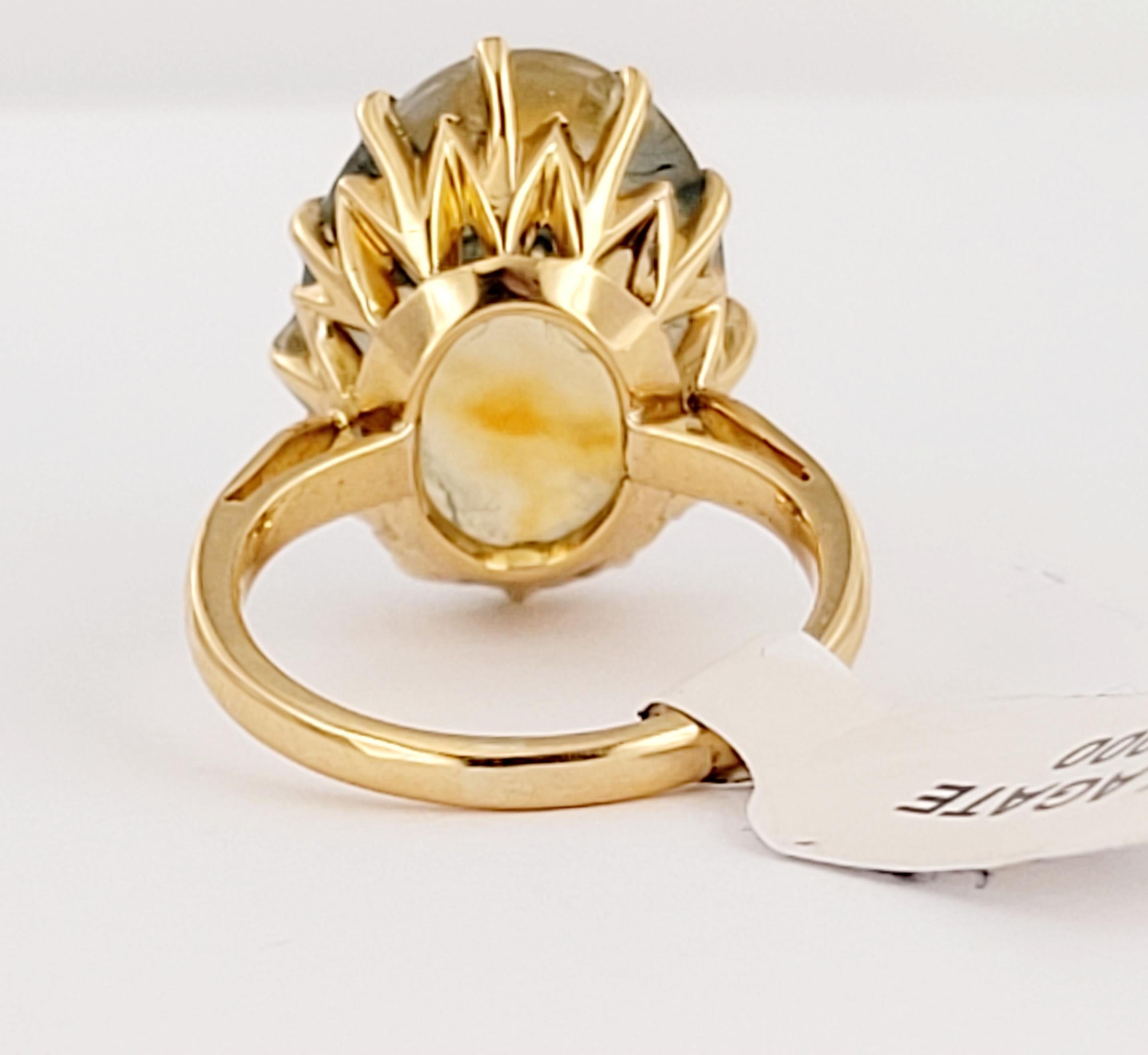 14k Yellow Gold Ring with Agate Gemstone In Excellent Condition For Sale In New York, NY