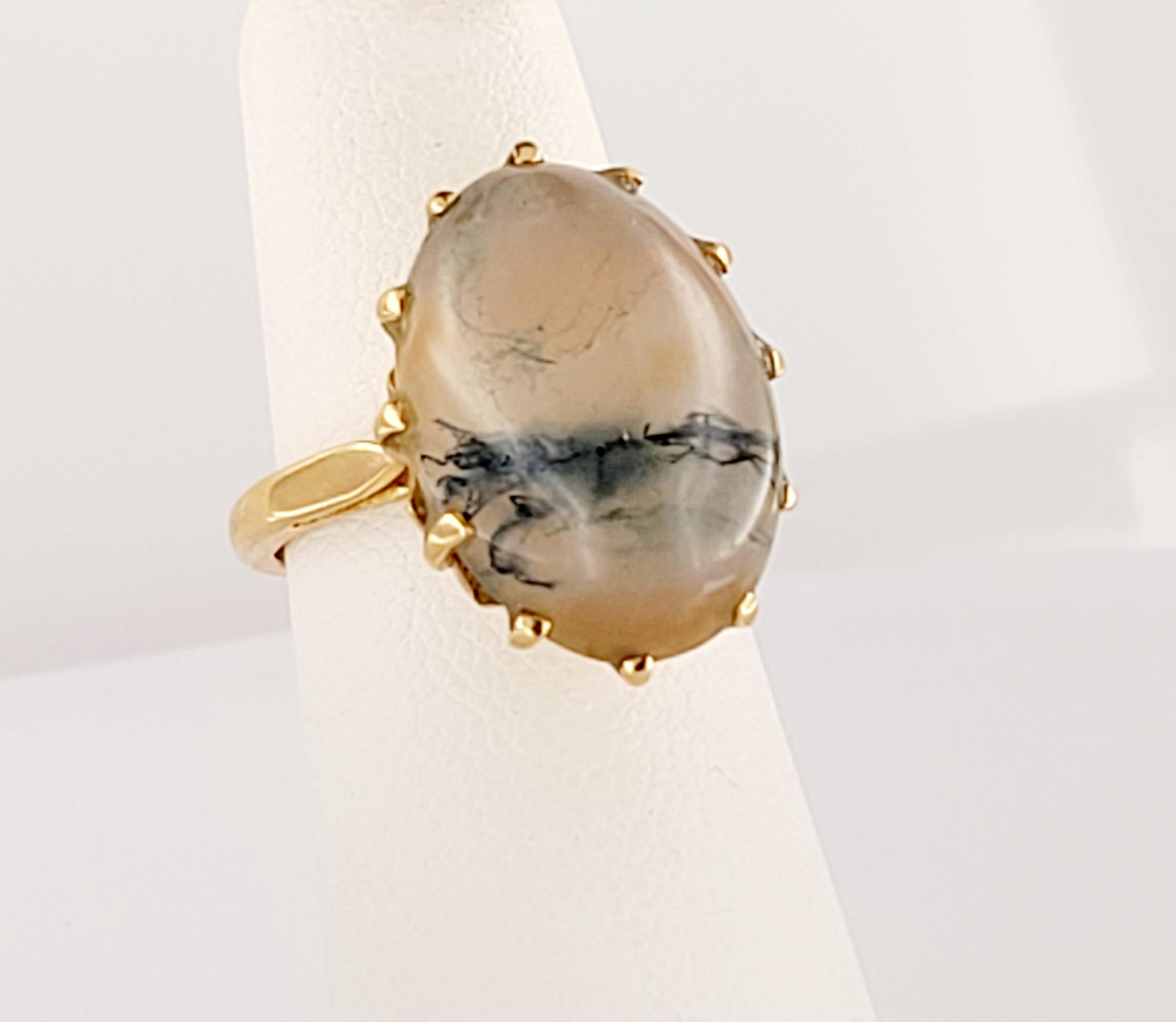 14k Yellow Gold Ring with Agate Gemstone For Sale 2