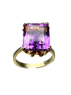 14K Yellow Gold Ring with Amethyst