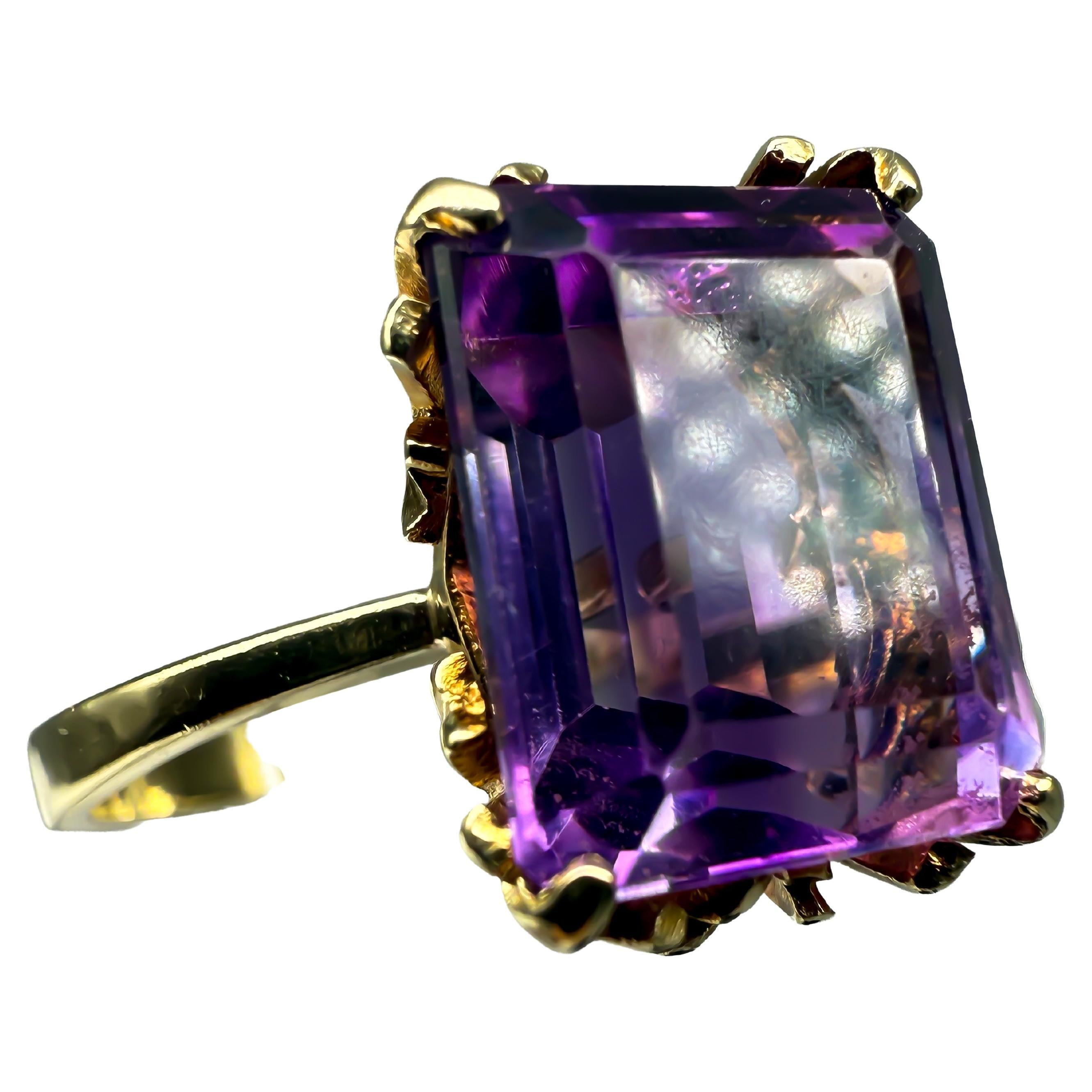 14K Yellow Gold Ring with Amethyst