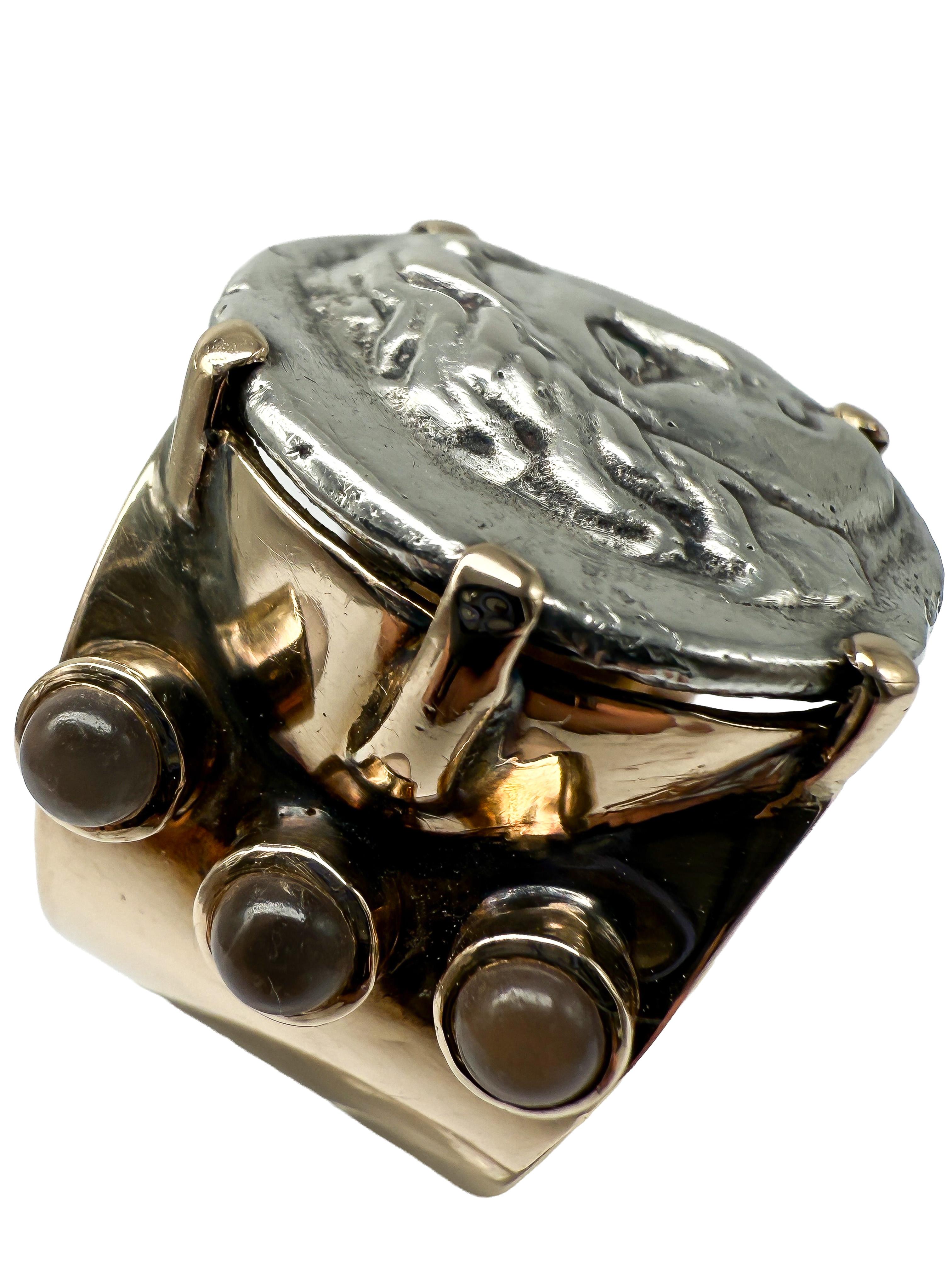 14K Yellow Gold Ring with Antique Greek Coin In condizioni buone in vendita a Berlin, DE
