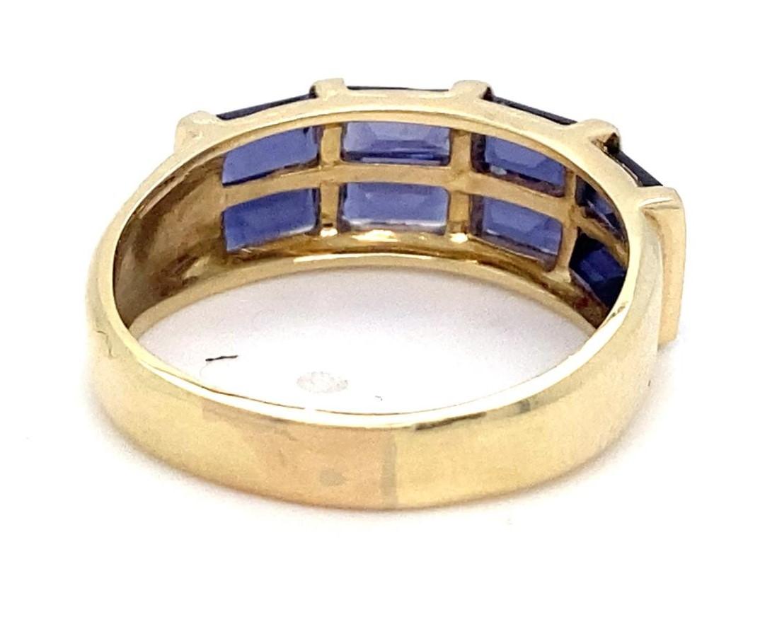 Bague en or jaune 14 carats avec saphirs baguettes sertis en canal, taille 9 Unisexe en vente