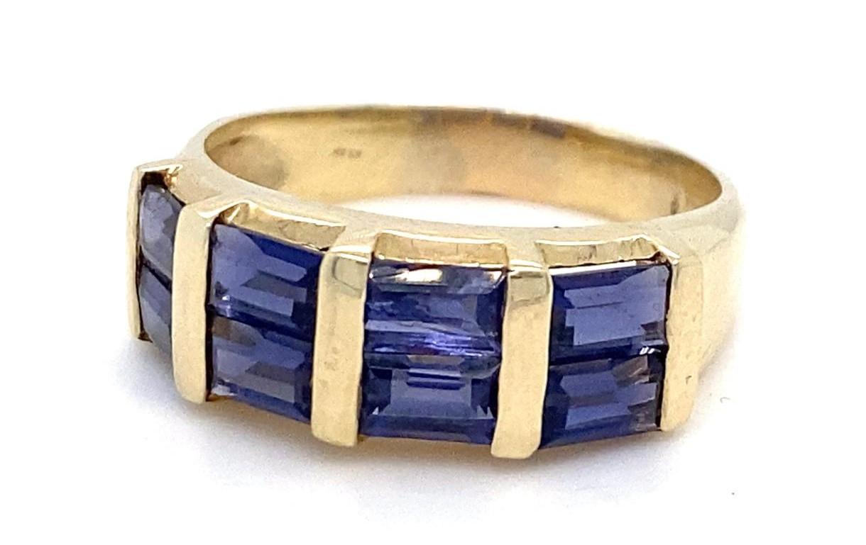 Bague en or jaune 14 carats avec saphirs baguettes sertis en canal, taille 9 en vente 2