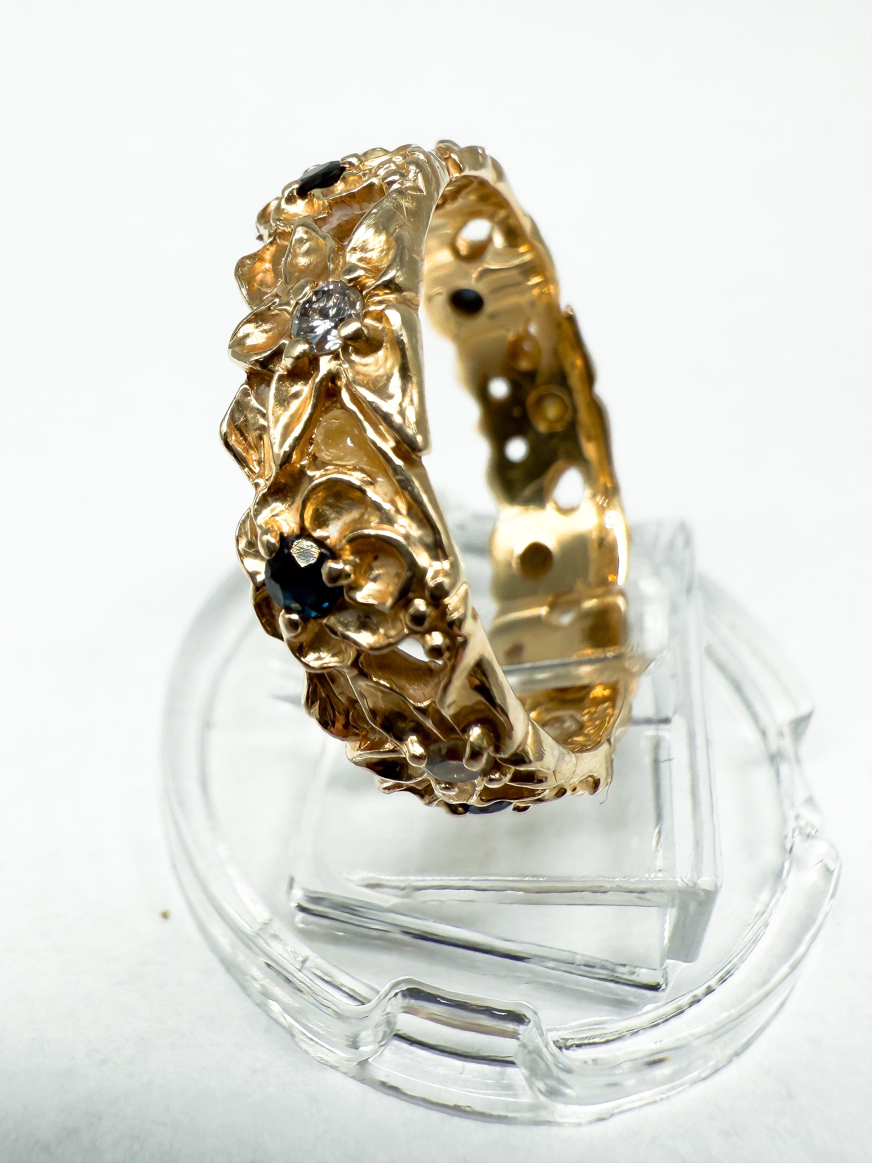 Anello in oro giallo 14K con diamanti e zaffiri In condizioni buone in vendita a Berlin, DE