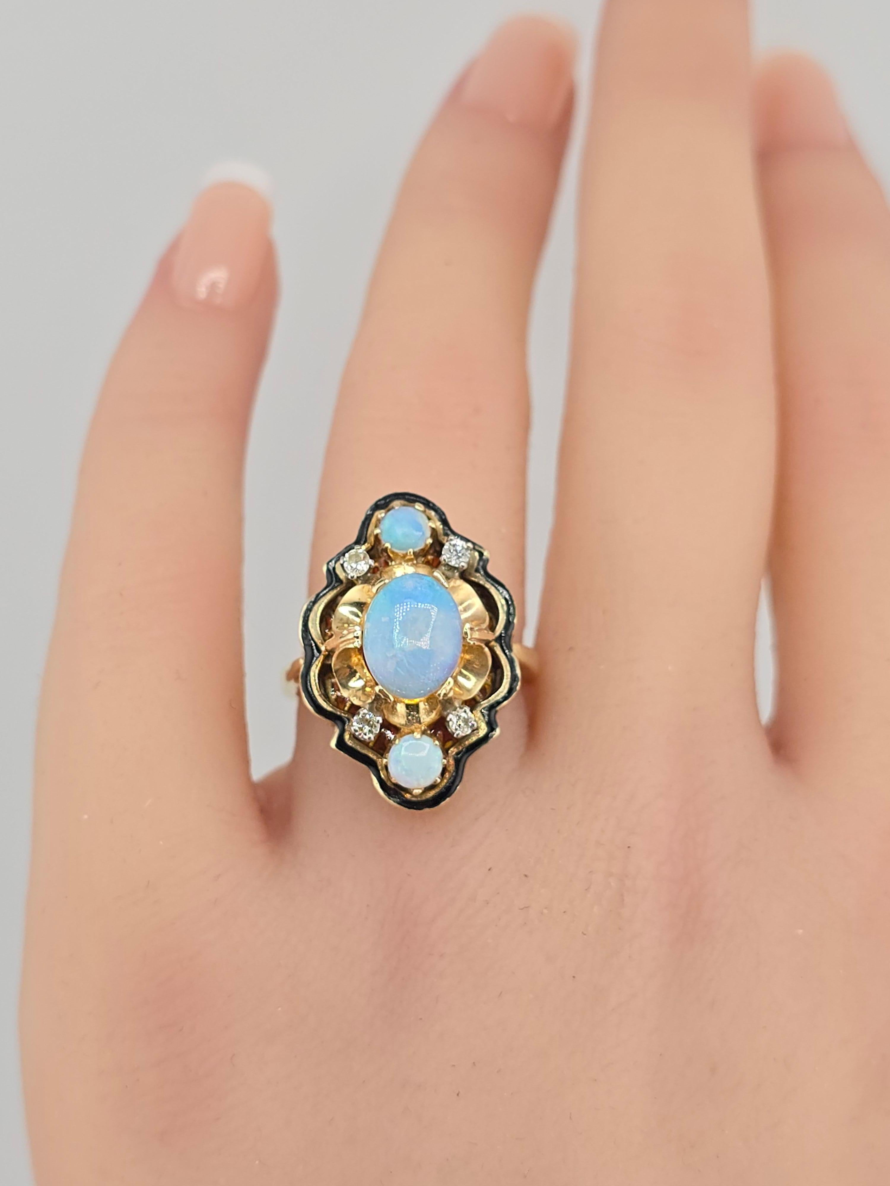 14K Yellow Gold Ring With Natural Opals & Diamonds 8.42 Grams For Sale 2