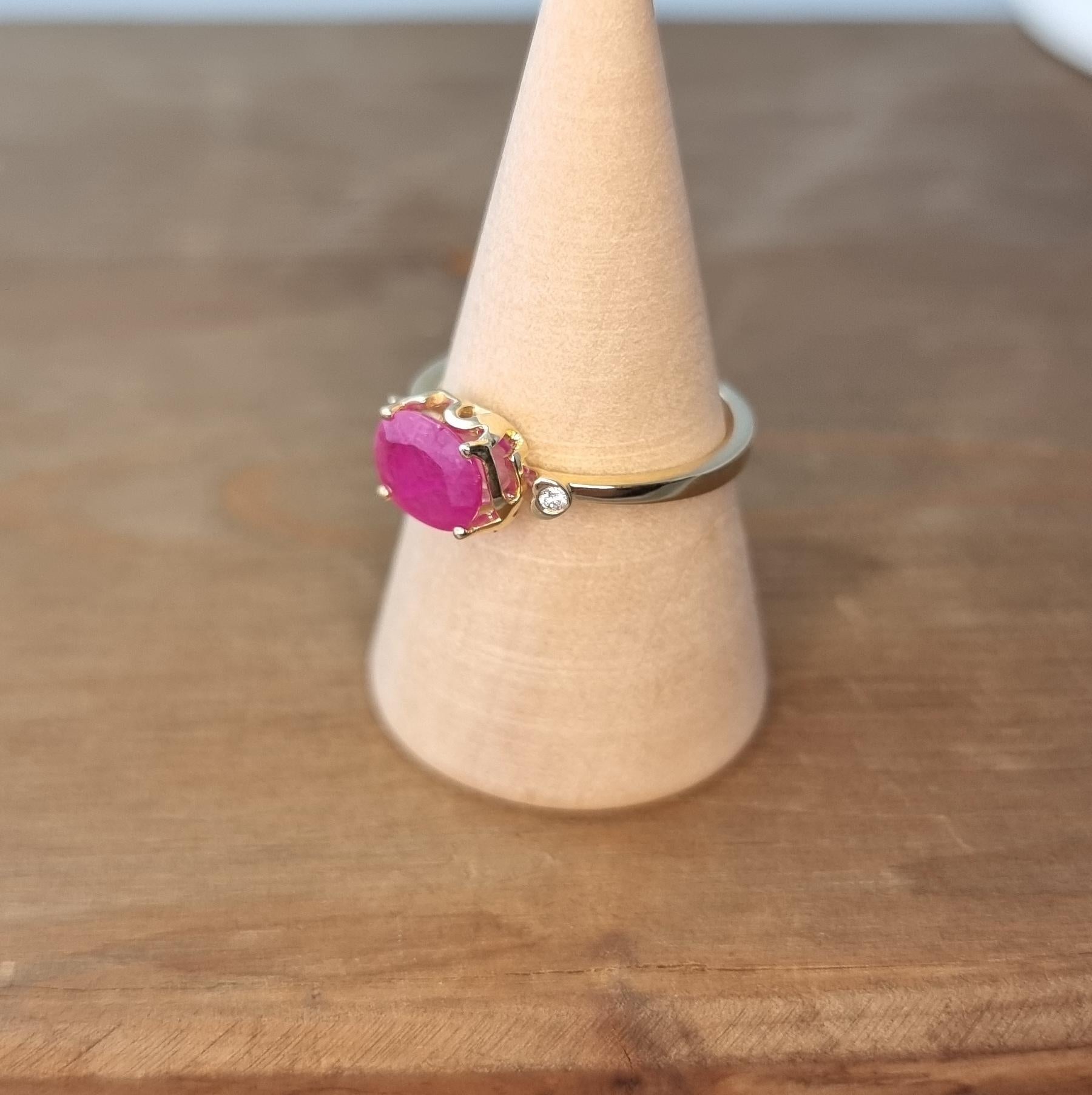 14K Yellow Gold Ring with Oval Ruby and Two White Diamonds on the Side For Sale 1