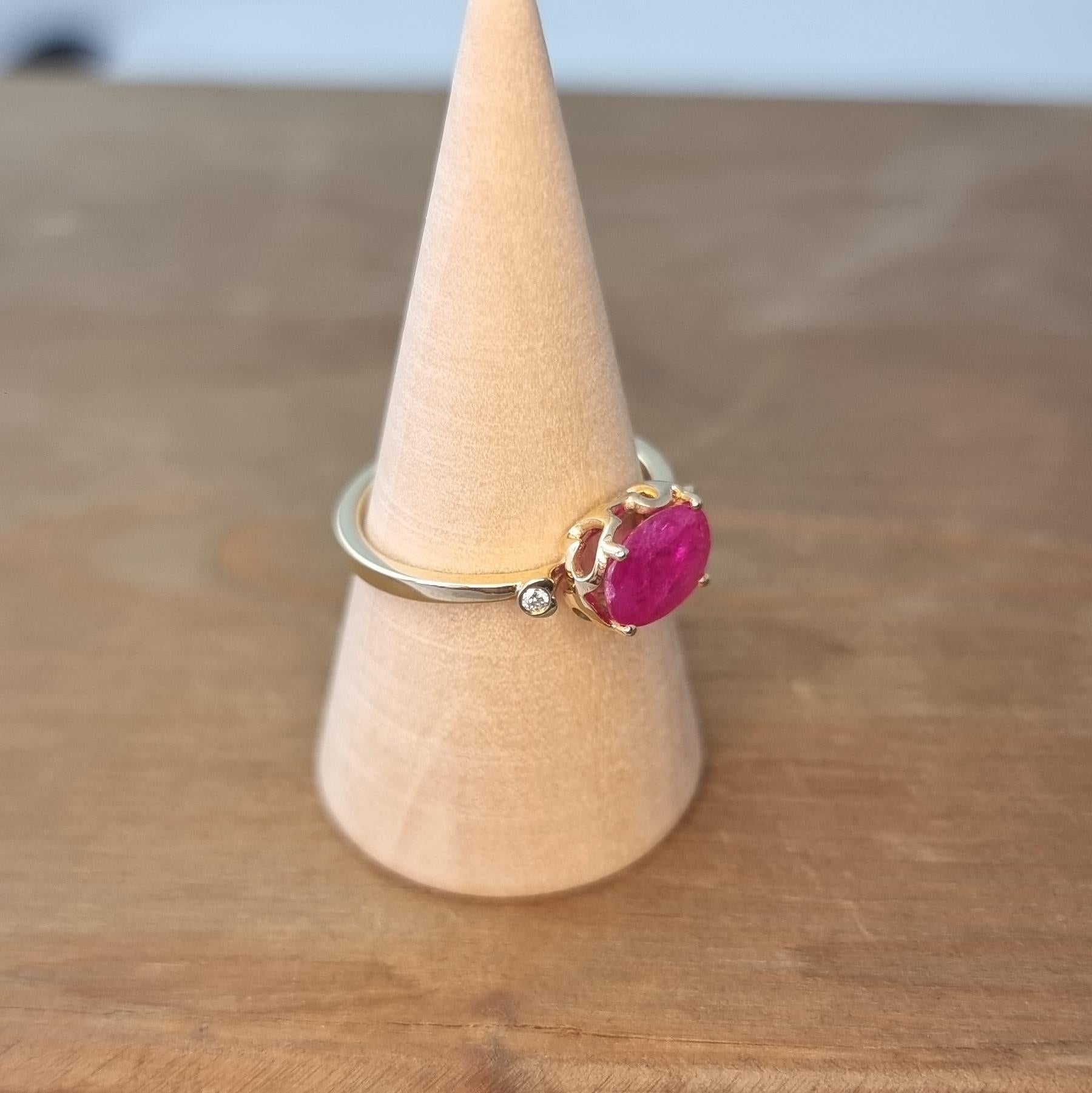 14K Yellow Gold Ring with Oval Ruby and Two White Diamonds on the Side For Sale 2