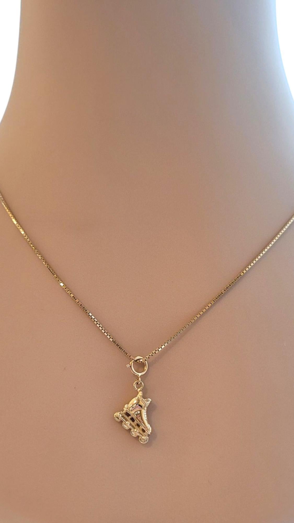 14K Yellow Gold Roller Blade Charm #21064 For Sale 6