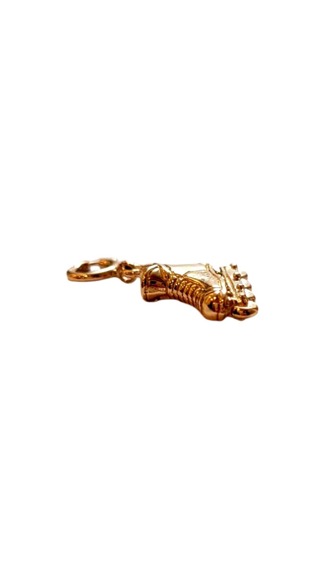14K Yellow Gold Roller Blade Charm #21064 For Sale 2