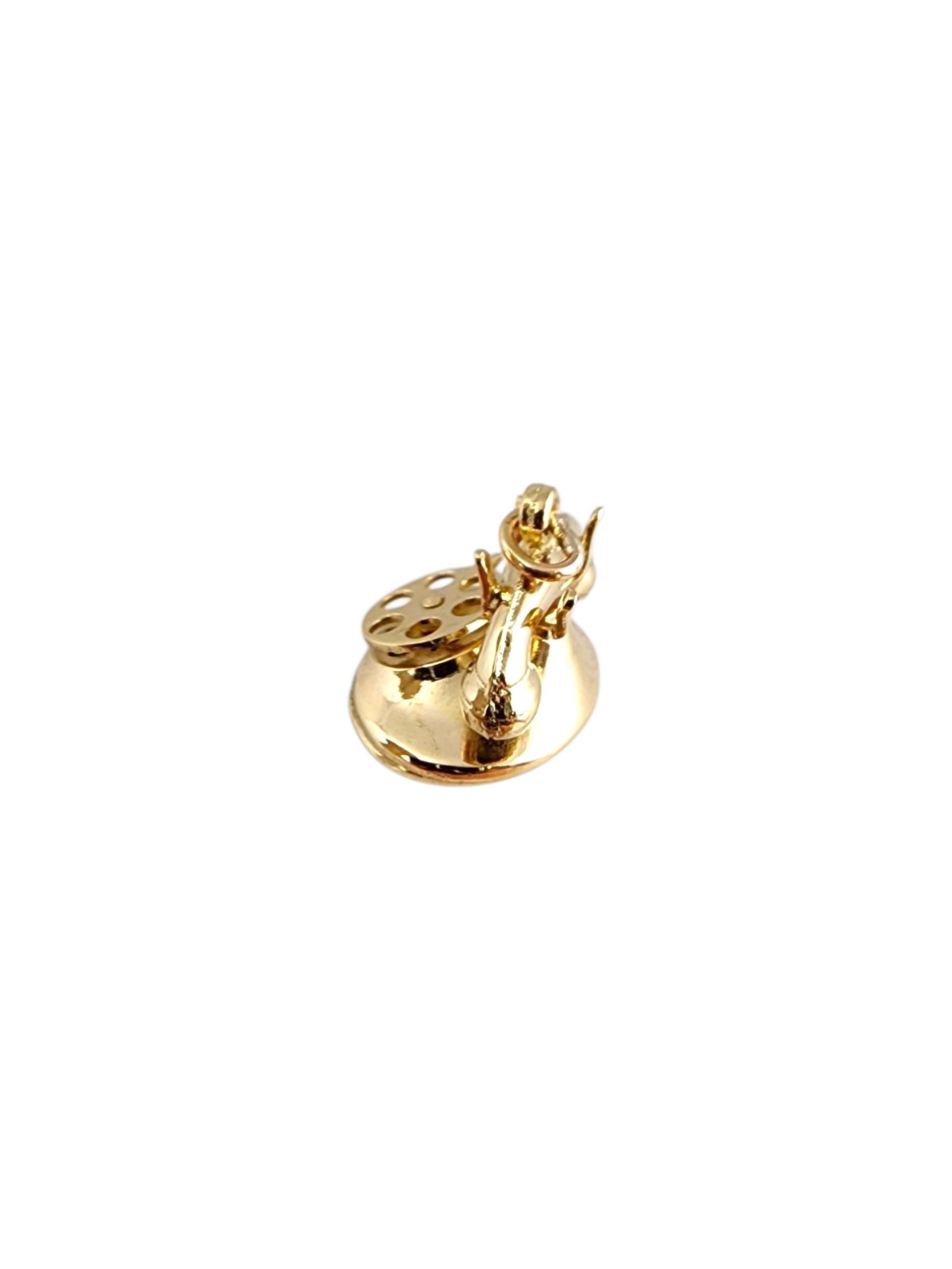 14K Yellow Gold Rotary Phone Charm #22498 In Good Condition For Sale In Washington Depot, CT