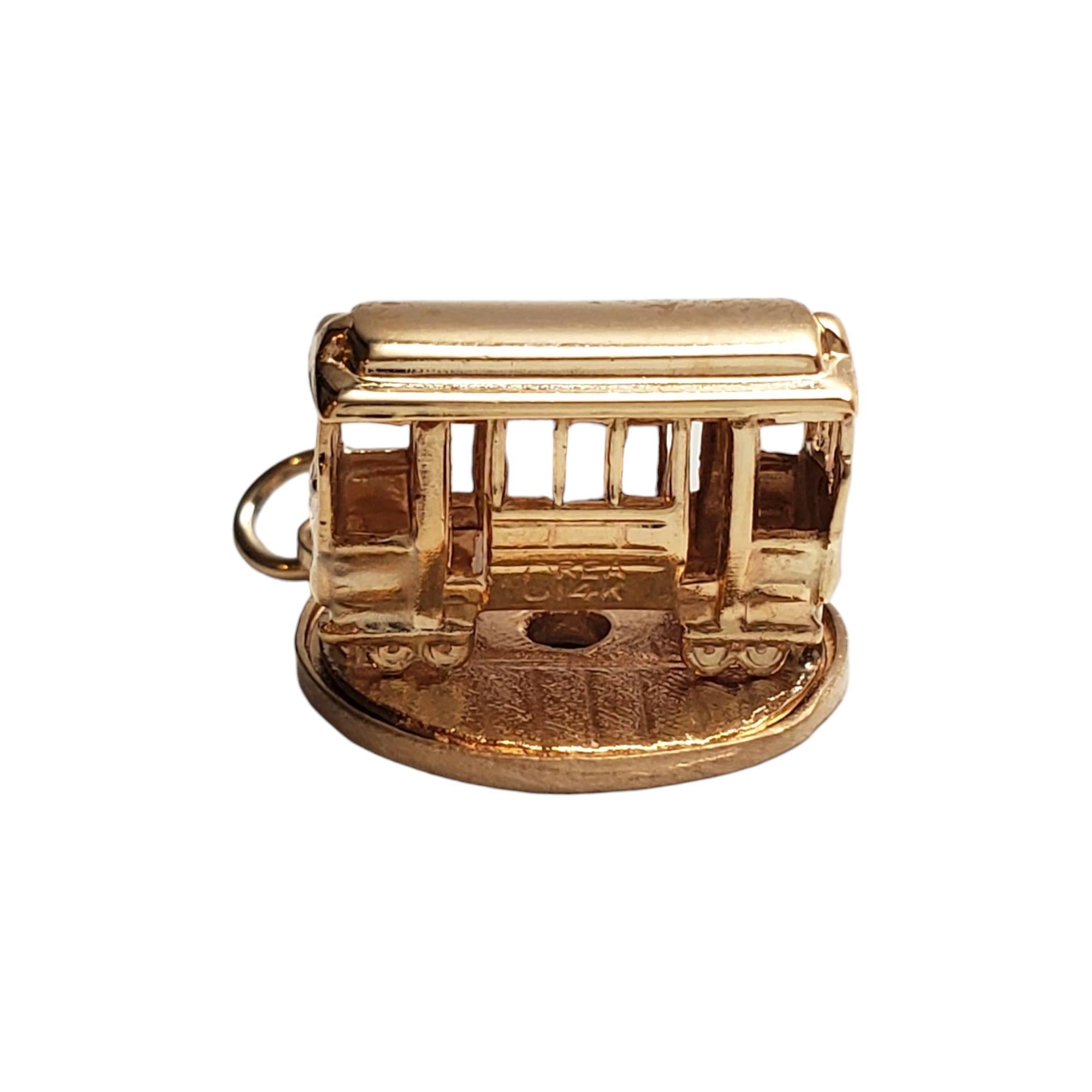 Breloque de voiture rotative en or jaune 14 carats n° 20280 Pour femmes en vente