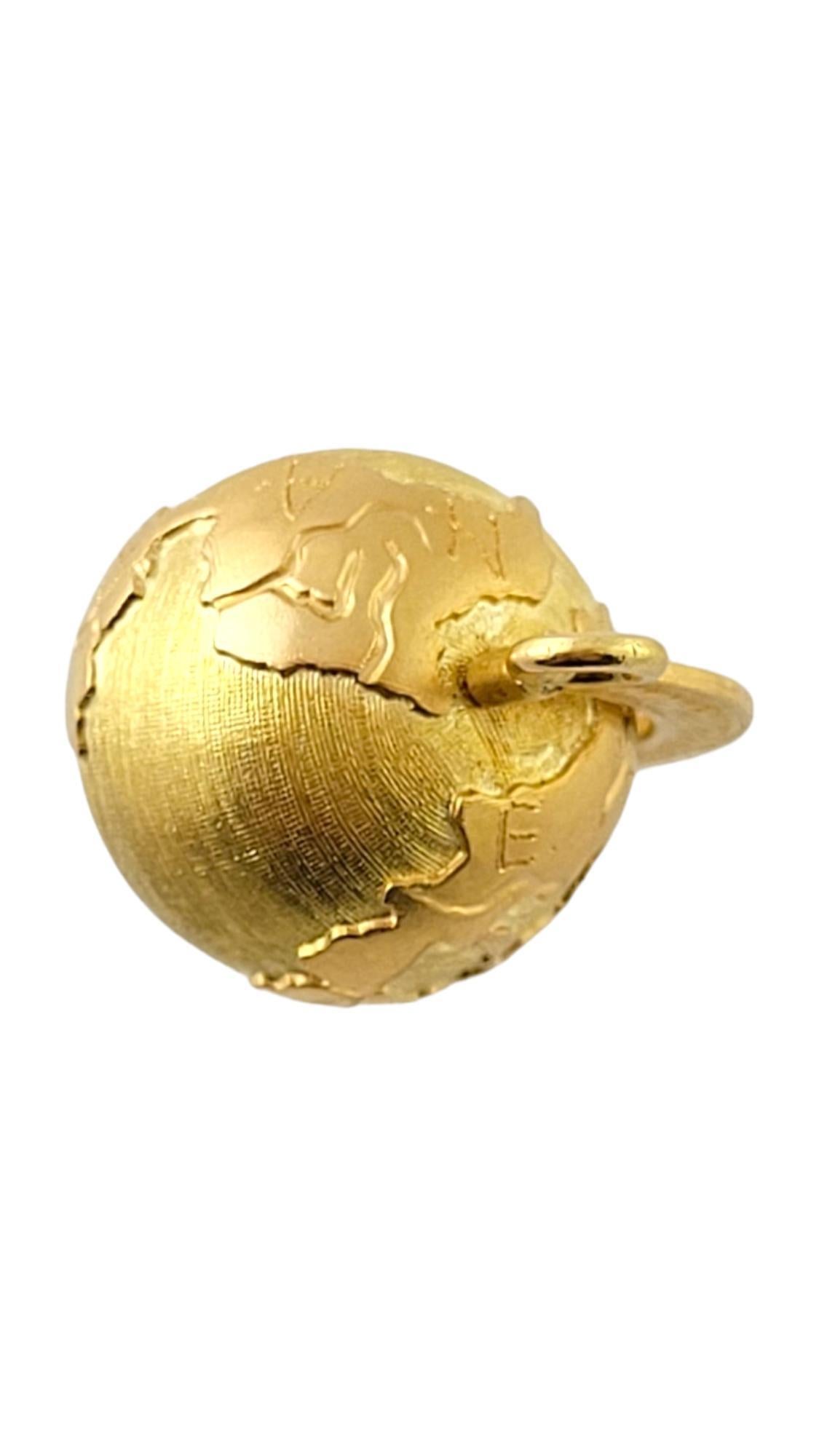 Breloque Globe rotative de bureau en or jaune 14 carats n° 20970 Bon état - En vente à Washington Depot, CT