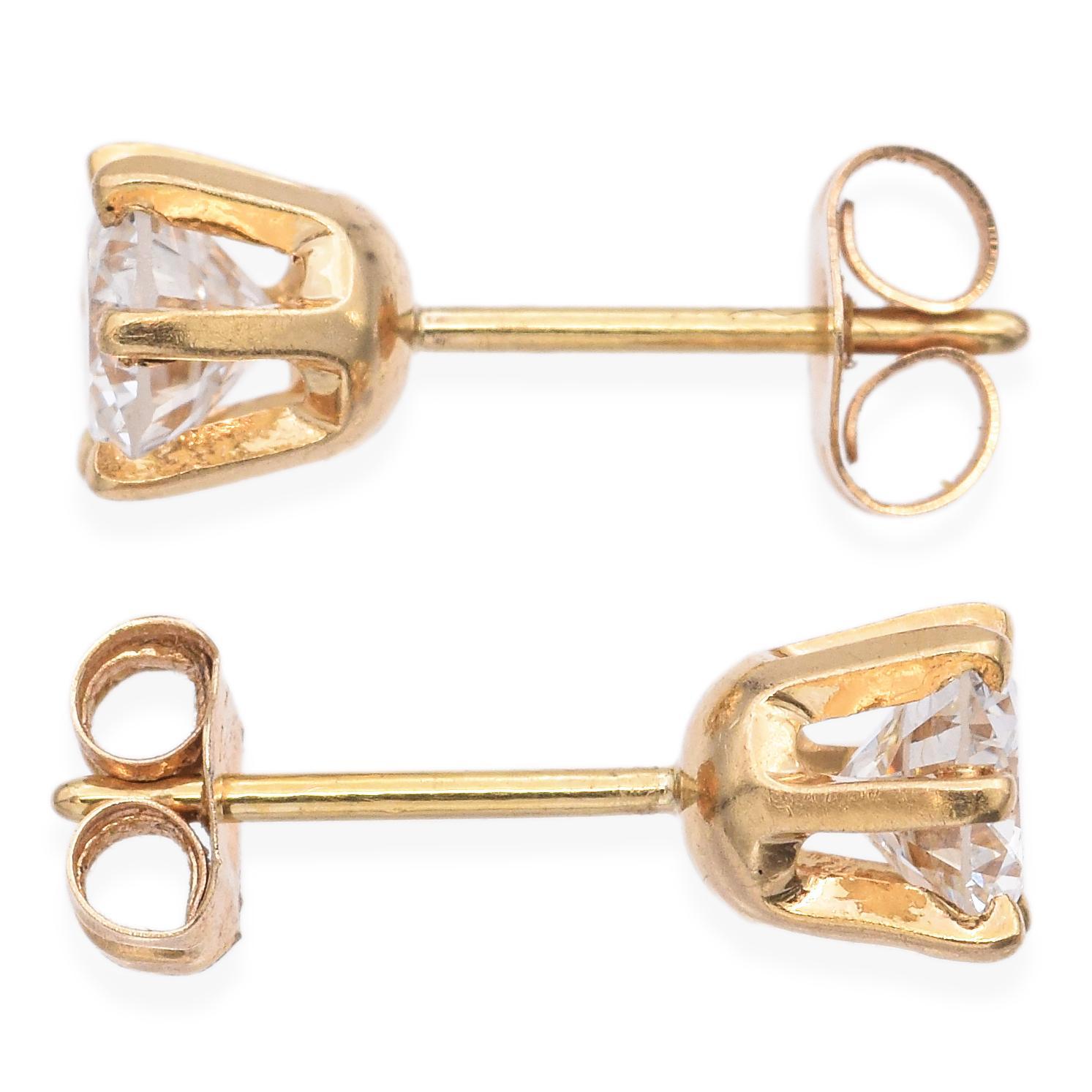 Clous d'oreilles en or jaune 14 carats avec diamants ronds 0,92 TCW Bon état - En vente à New York, NY