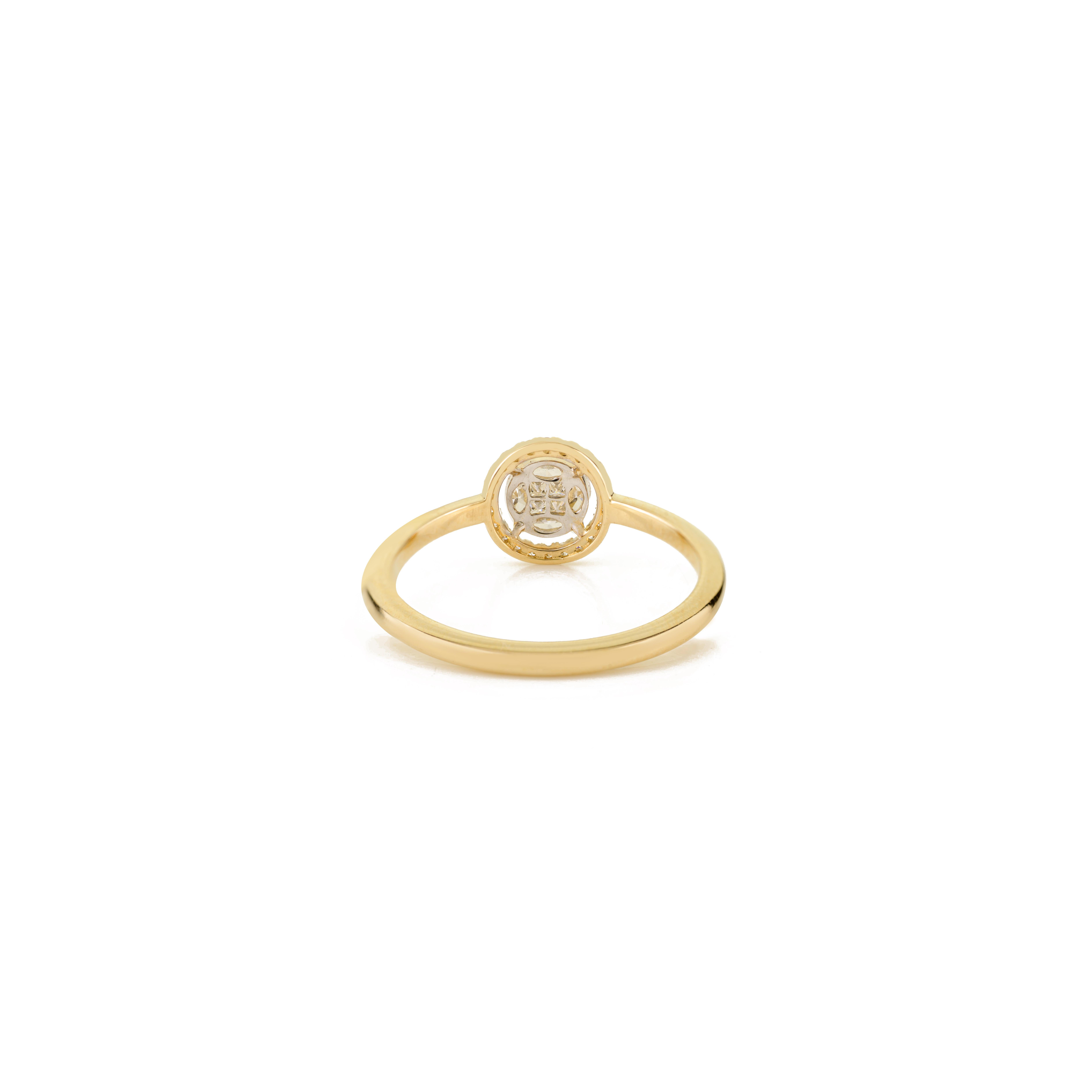 En vente :  Bague de fiançailles en or jaune 14k avec halo de diamants ronds et brillants pour elle 5