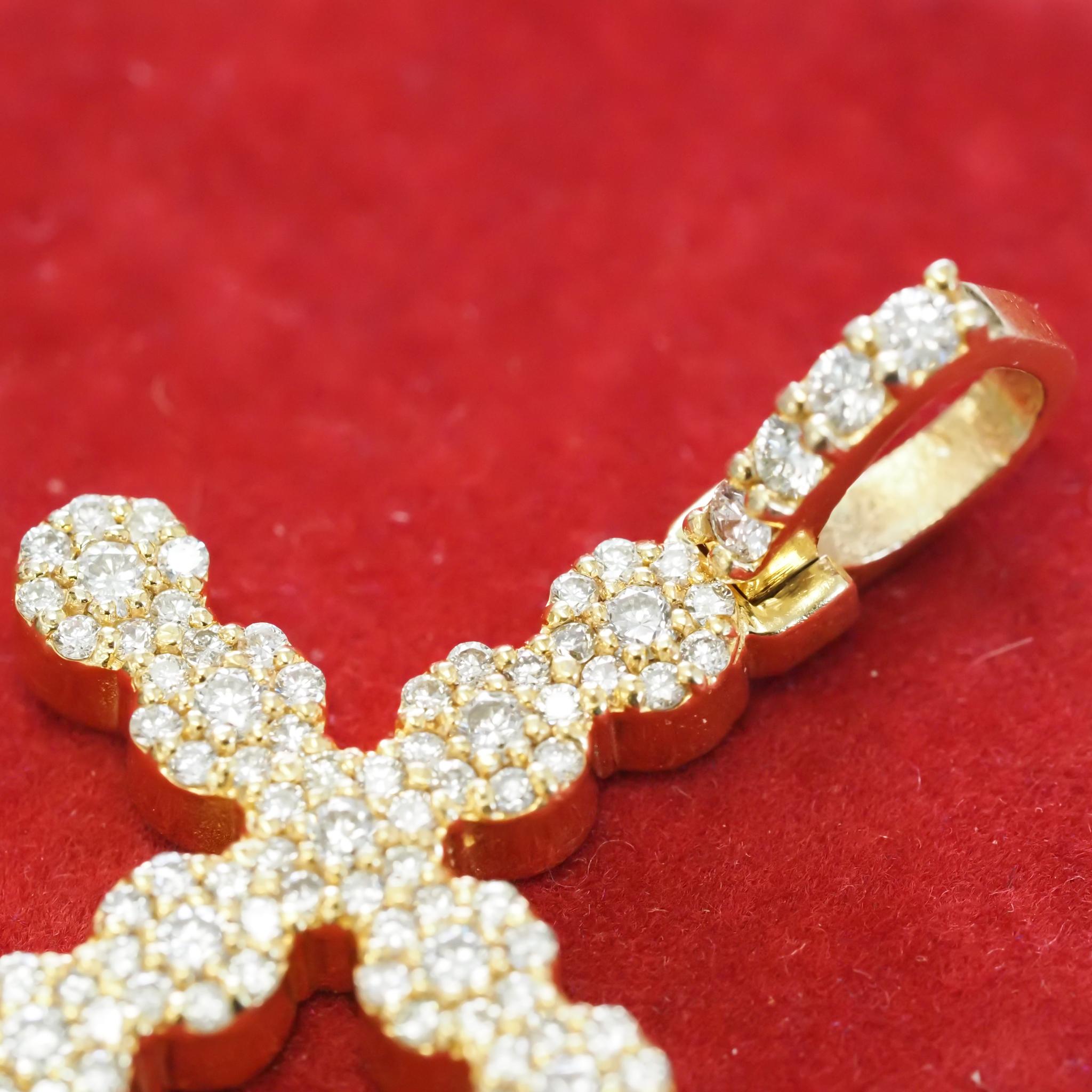 14k Yellow Gold Round Brilliant Diamond Cross Pendant In Good Condition For Sale In Atlanta, GA