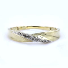 14K Yellow Gold Round Cut Diamond Entwined Infinity Band Ring