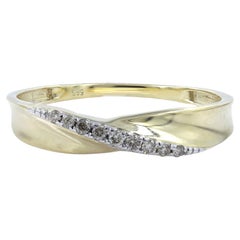 14K Yellow Gold Round Cut Diamond Entwined Infinity Band Ring