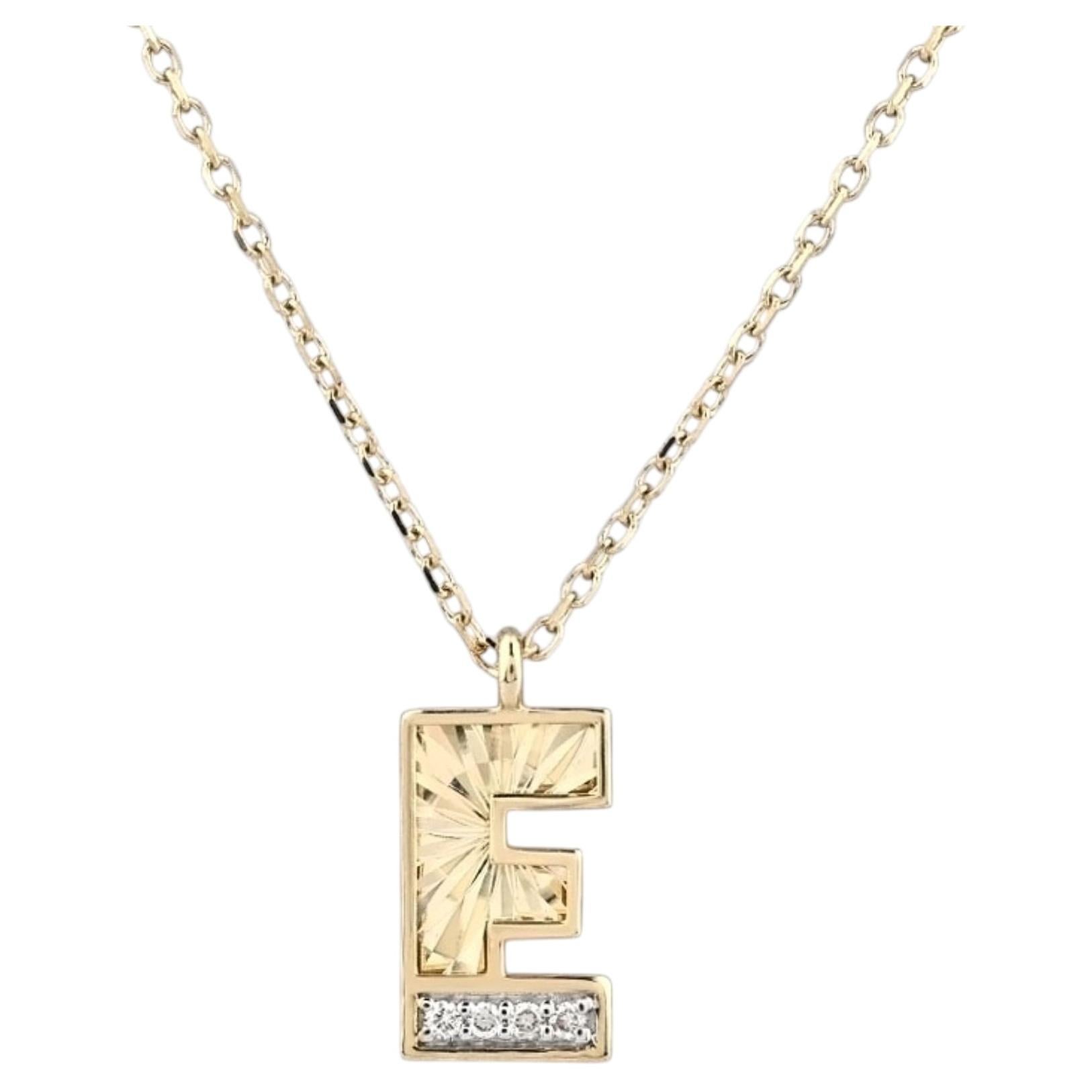 14K Yellow Gold Round Cut Diamond Initial "E" Pendant Necklace For Sale