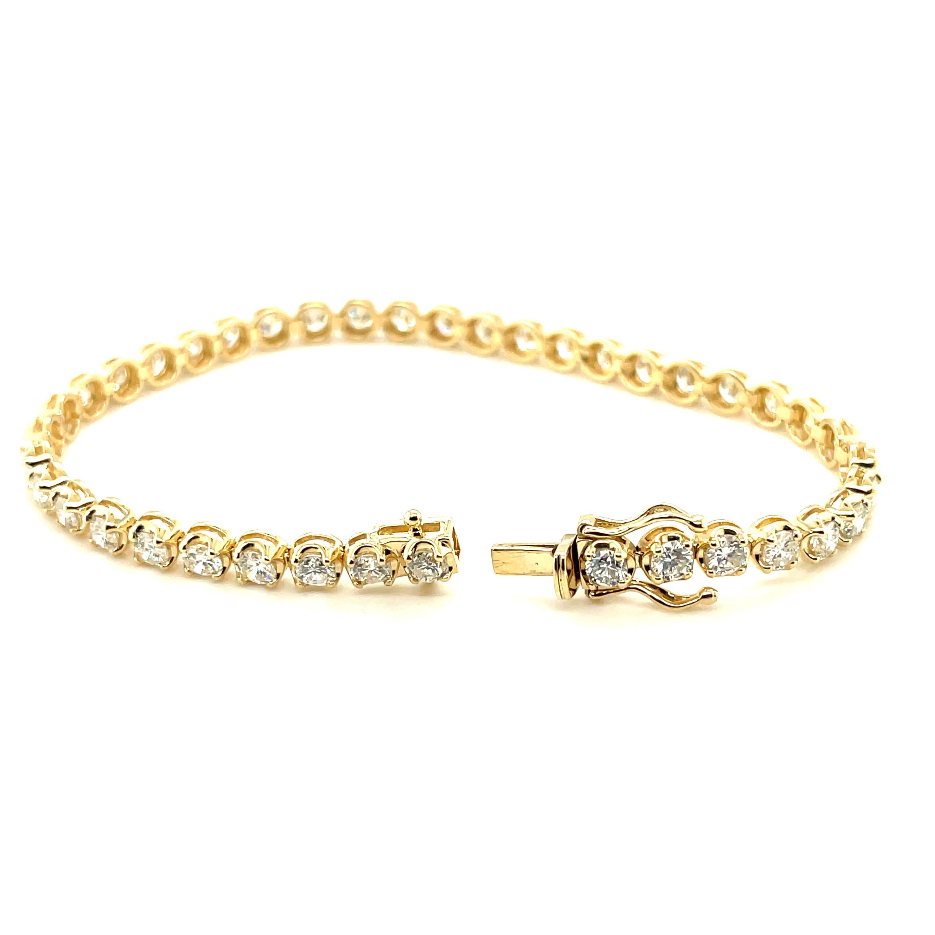Women's 14K Yellow Gold Round Cut Diamond Tennis Bracelet For Sale