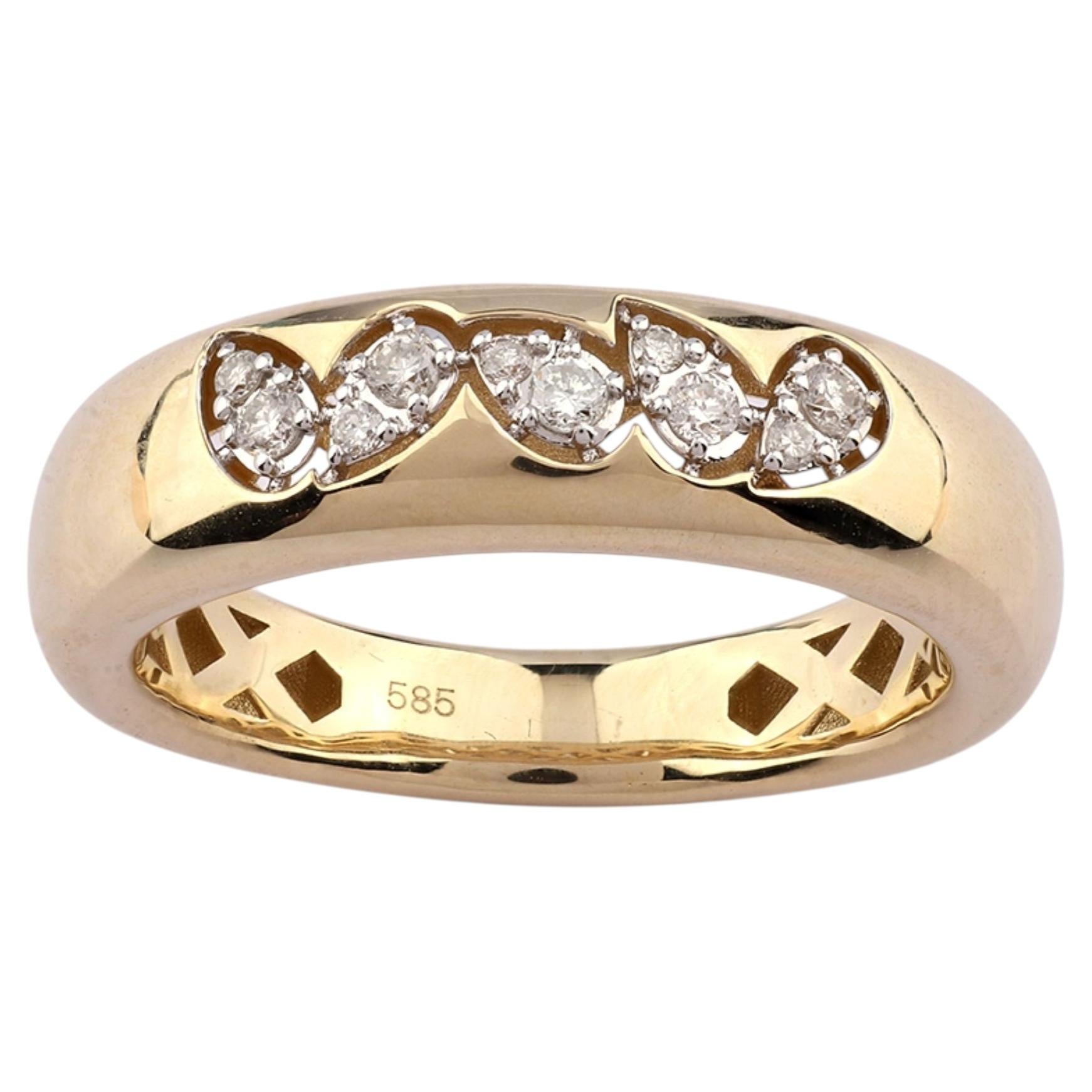 Bague dôme en or jaune 14K à diamants en zigzag de taille ronde et à cinq clusters