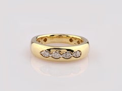 14K Yellow Gold Round Cut Four-Cluster Scalloped Diamond Dome Ring