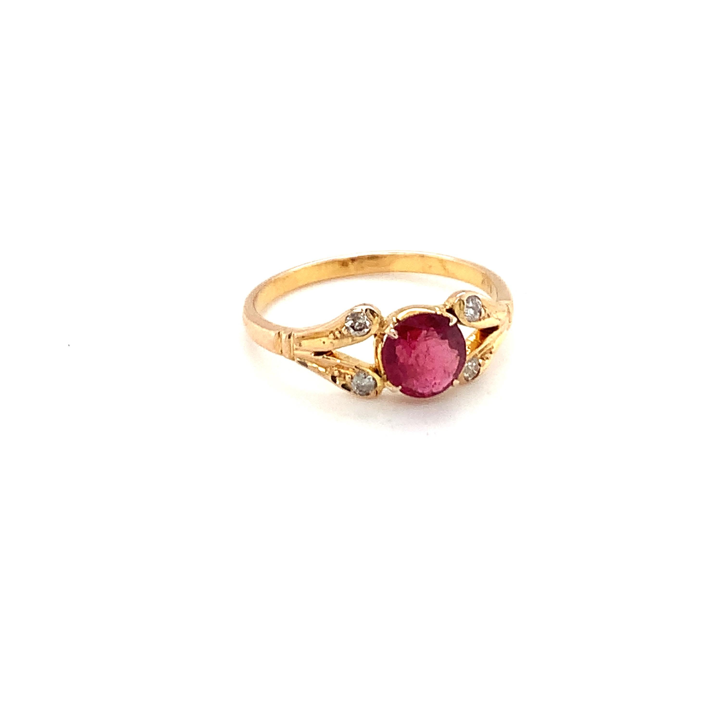 14K Yellow Gold Round Cut Ruby Diamond Ring In New Condition For Sale In Trumbull, CT
