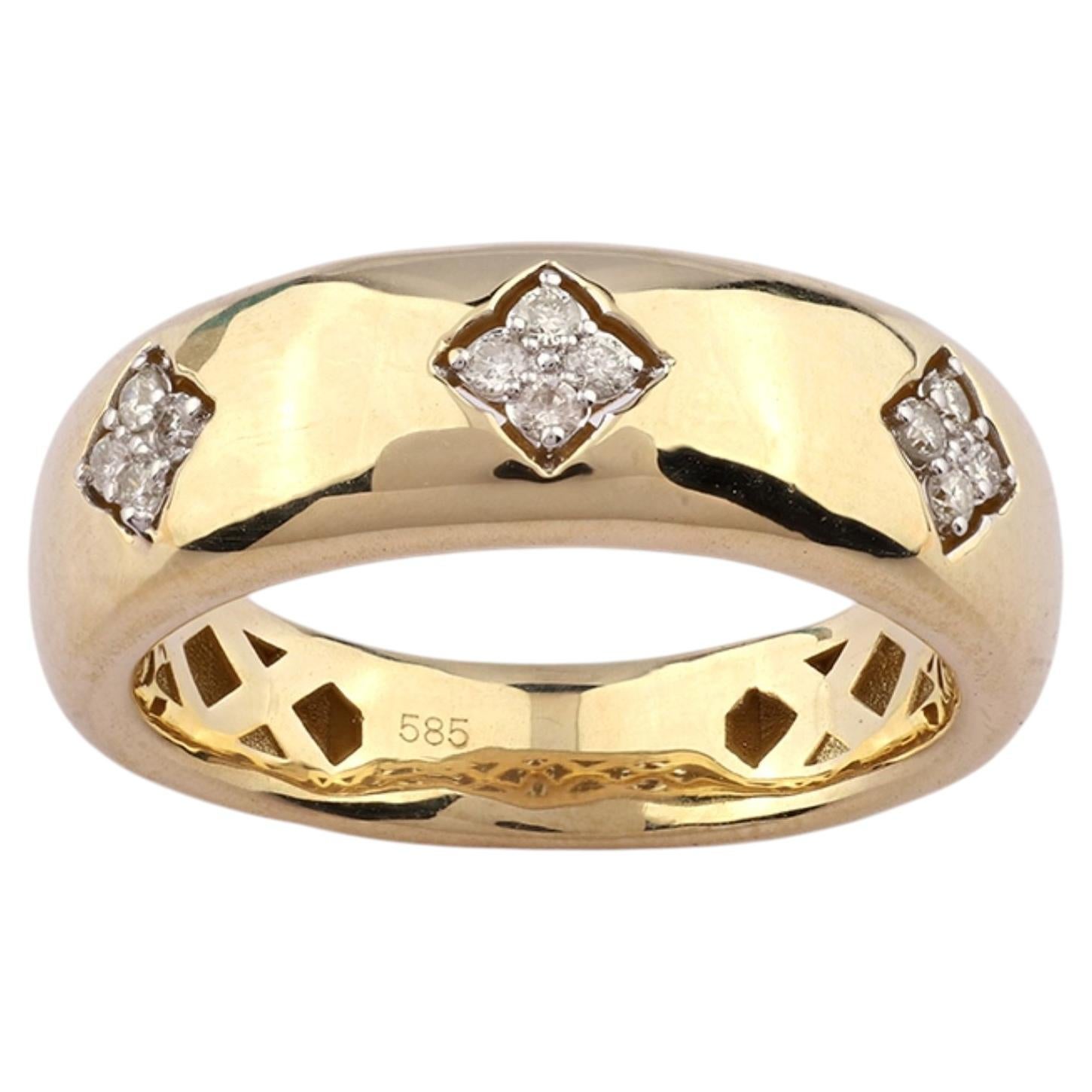 Bague dôme en or jaune 14K à triple diamant taillé en rond