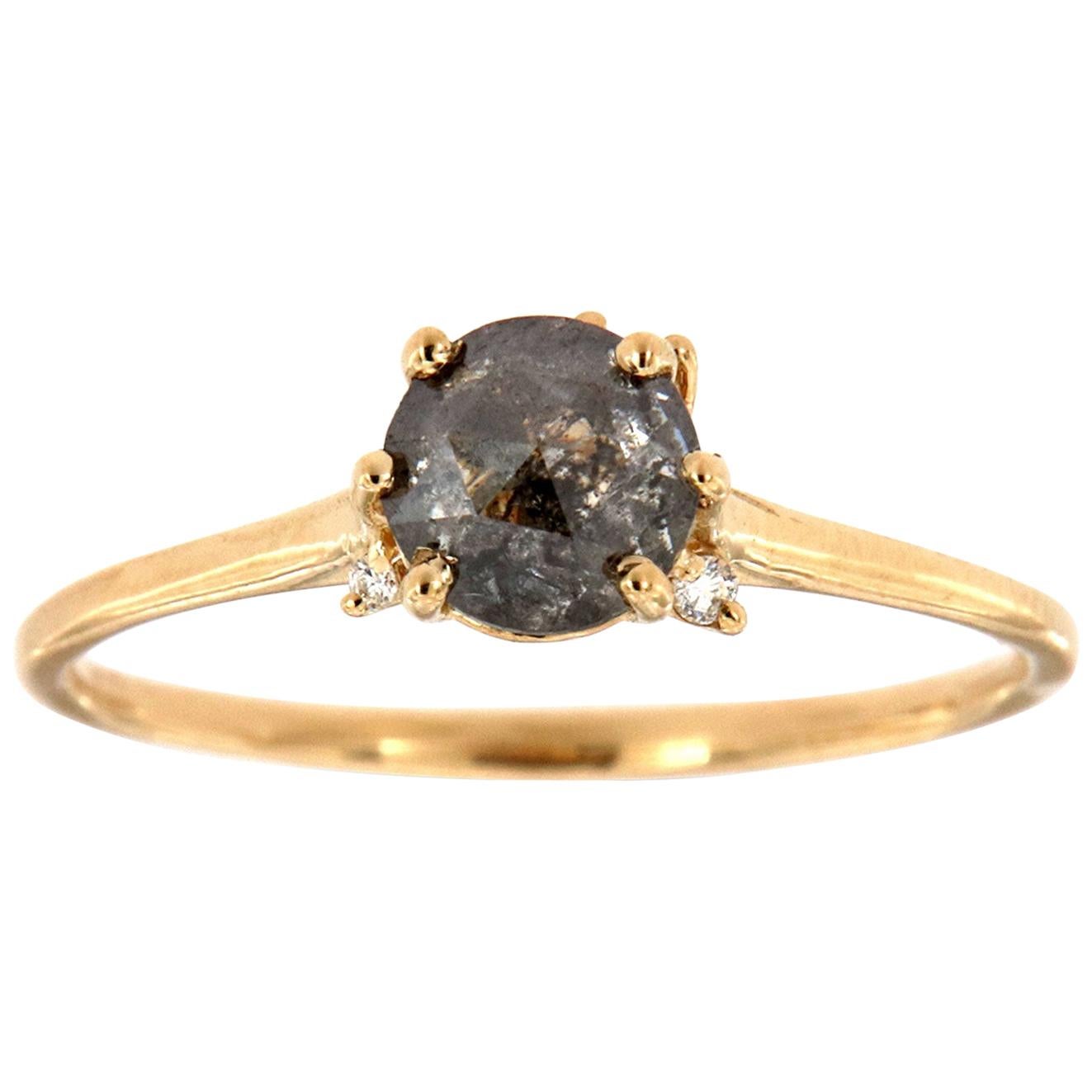14K Yellow Gold Round Earthy Salt and Pepper Diamond Ring Center: 0.75 Carat For Sale