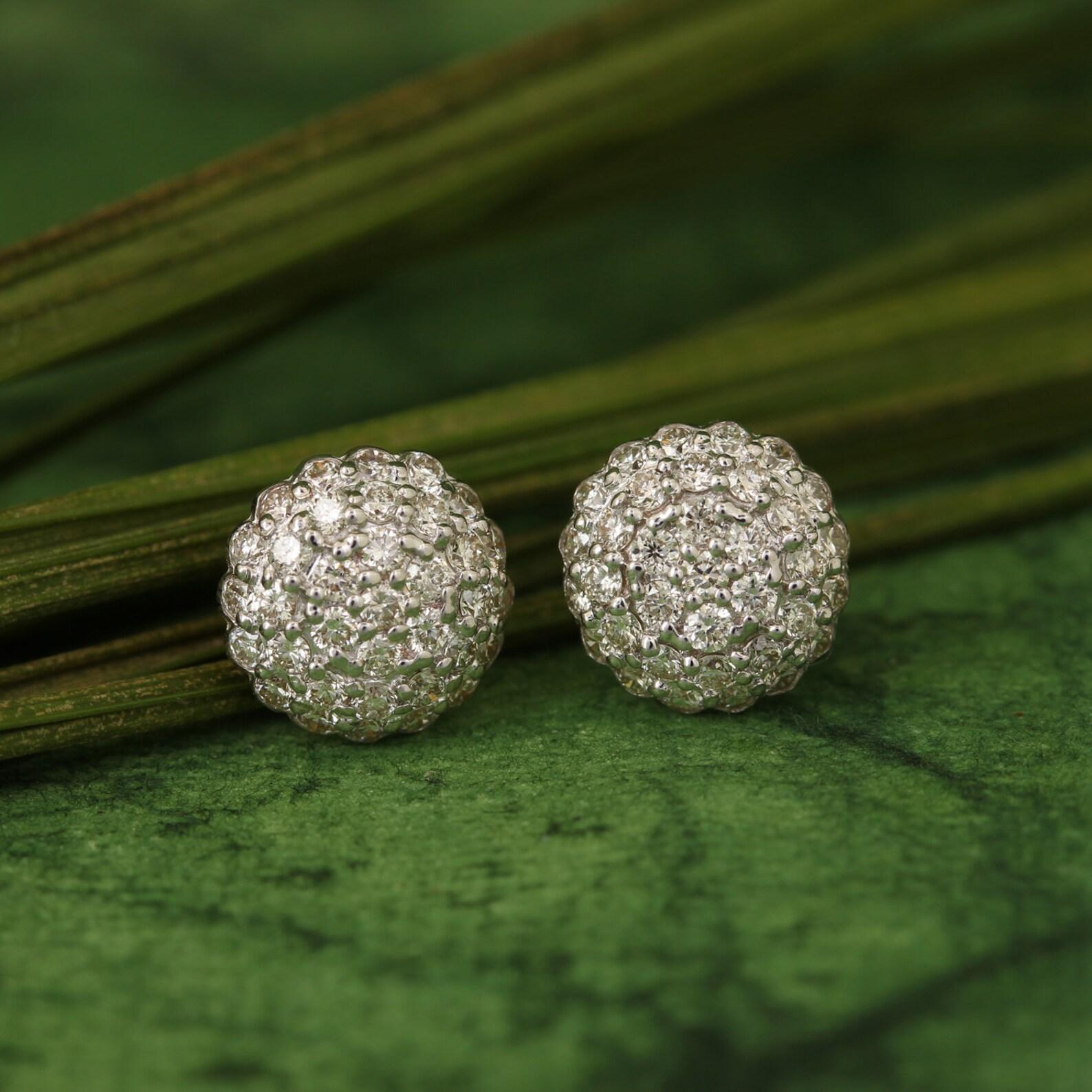 Orecchini tondi in oro giallo 14k con diamanti Nature Pave Bellissimo regalo per lei.

Chiusura: a vite

Lunghezza: 9 millimetri

Larghezza: 9 millimetri

Peso dell'oro:- 1,718 grammi

Peso del diamante:- 0,86 Ct.

Dimensioni dell'articolo:- 9 x 9