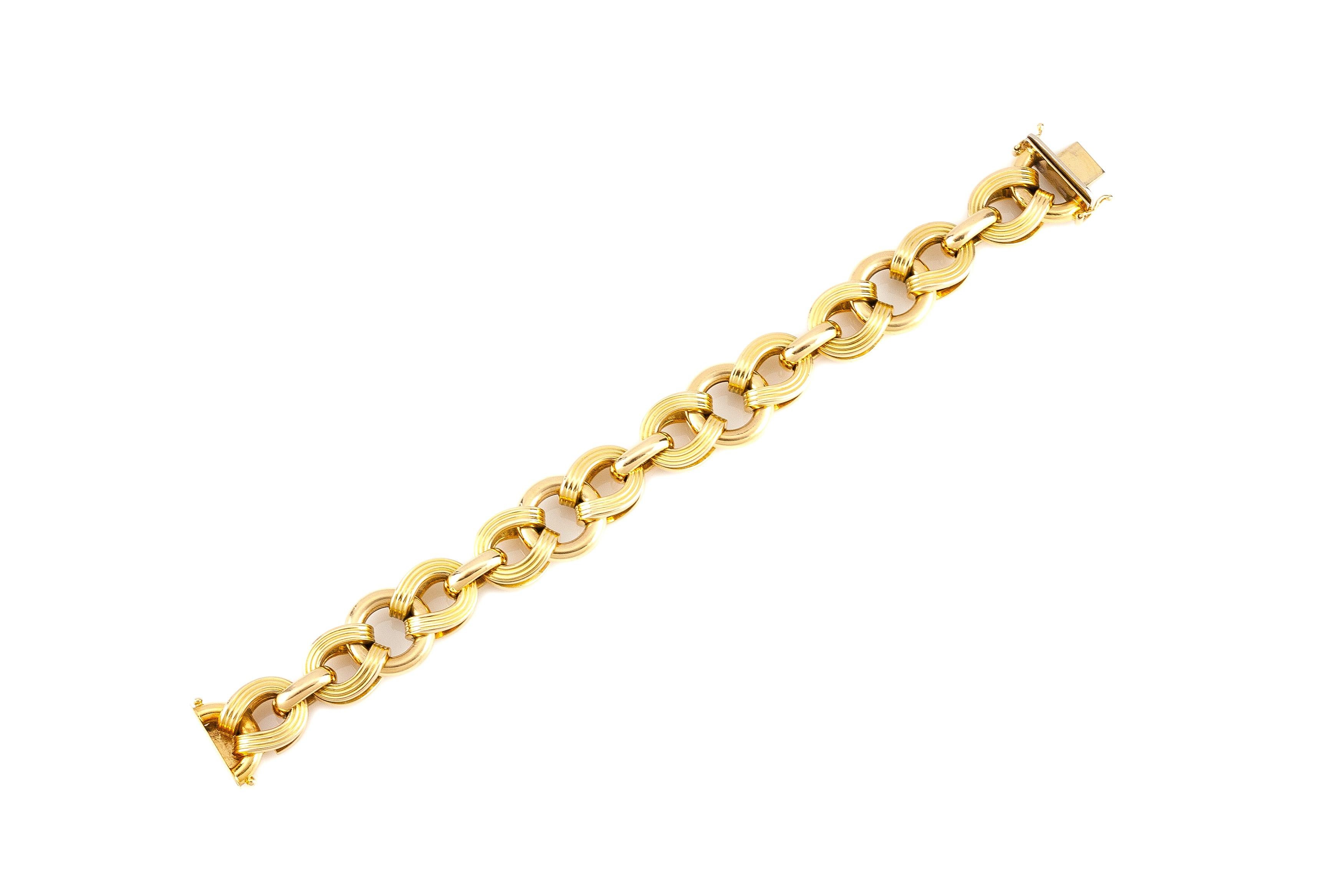 Das Armband ist fein in 14k Gelbgold gefertigt und wiegt ungefähr insgesamt 24,40 Dwt.
