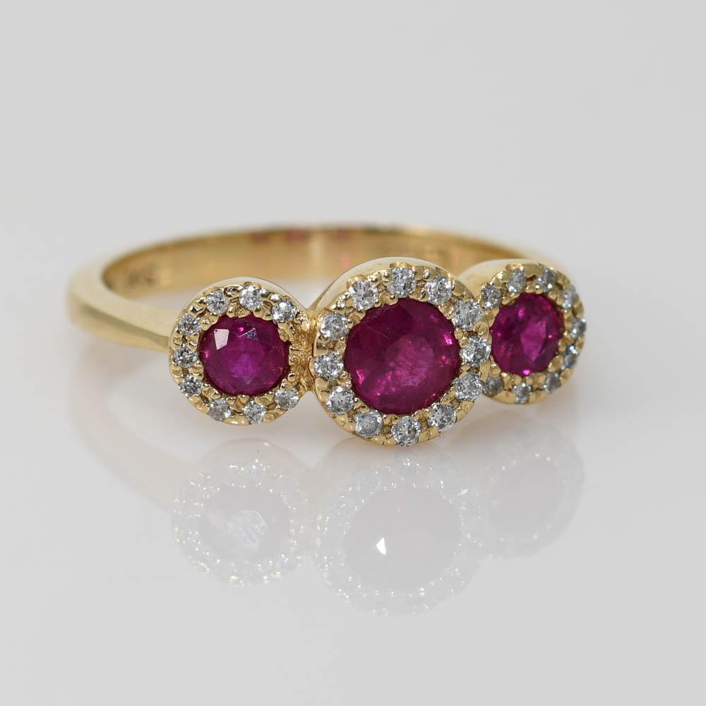 14k Yellow Gold Ruby and Diamond Ring, 3.2gr In Excellent Condition In Laguna Beach, CA