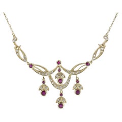 Collier floral de style victorien en or jaune 14K avec rubis et diamants