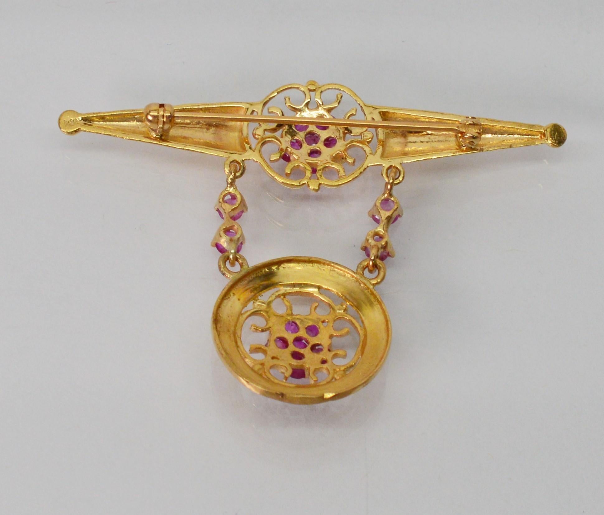 14 Karat Yellow Gold Ruby Art Deco Bar Pin Brooch For Sale at 1stDibs