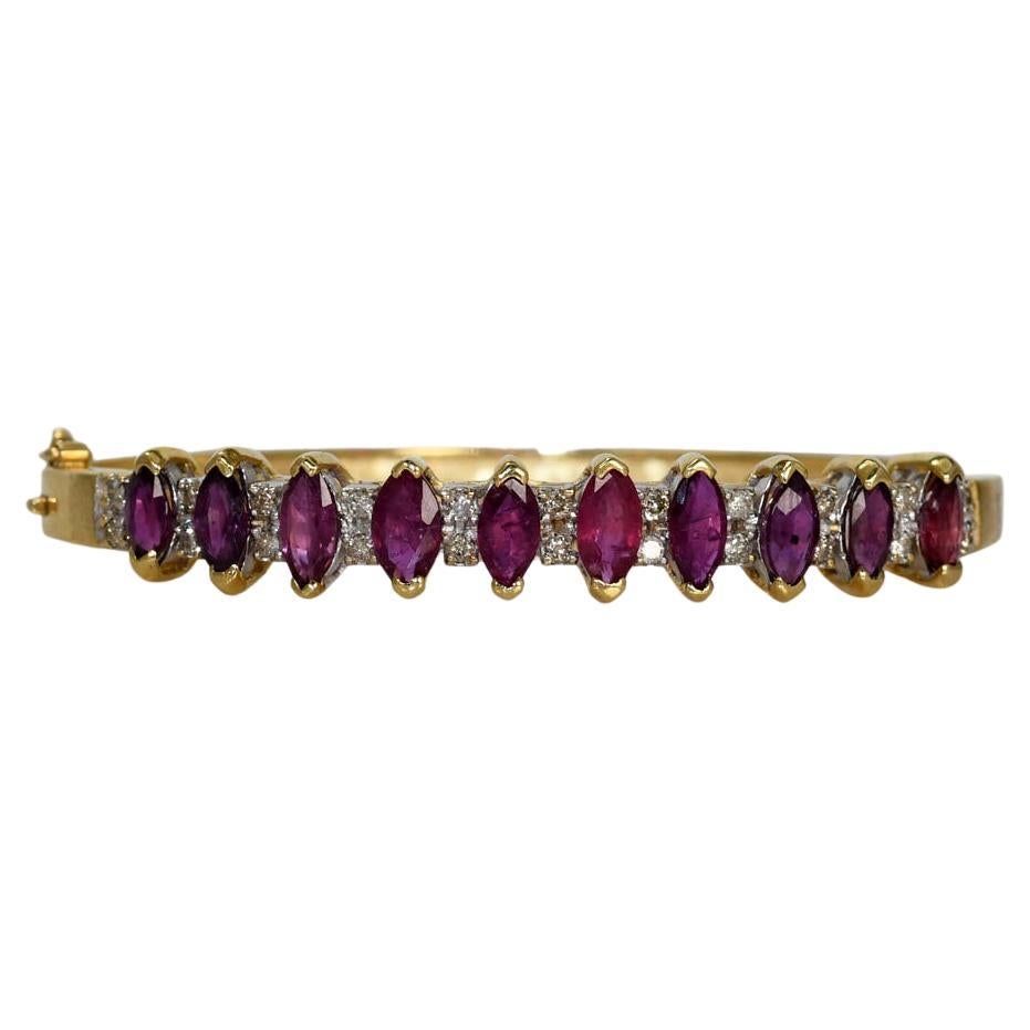 Bracelet jonc en or jaune 14 carats, rubis et diamants, 17,8 g, 3,00 ctw