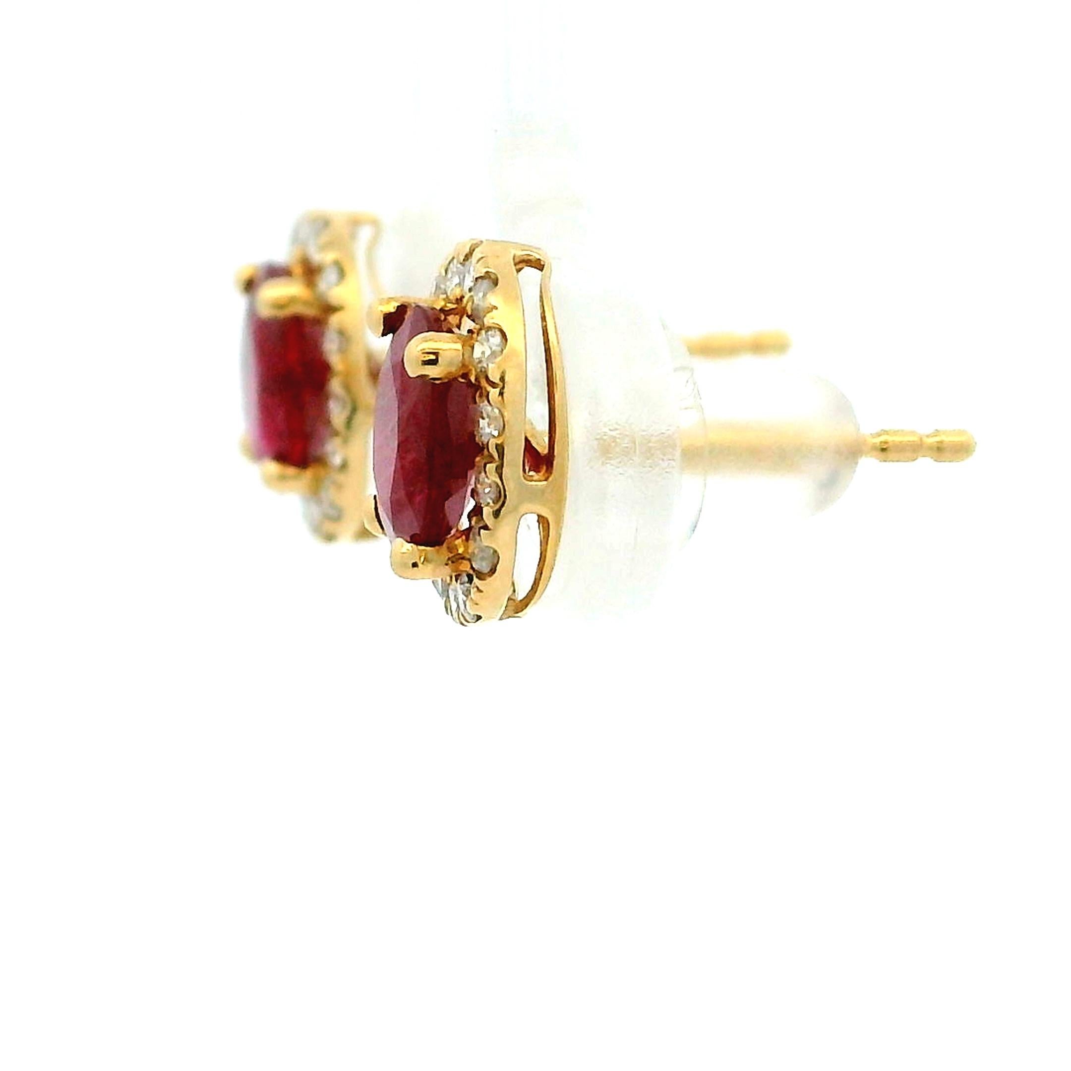 14K Yellow Gold Ruby & Diamond Halo Stud Earrings in vendita 1