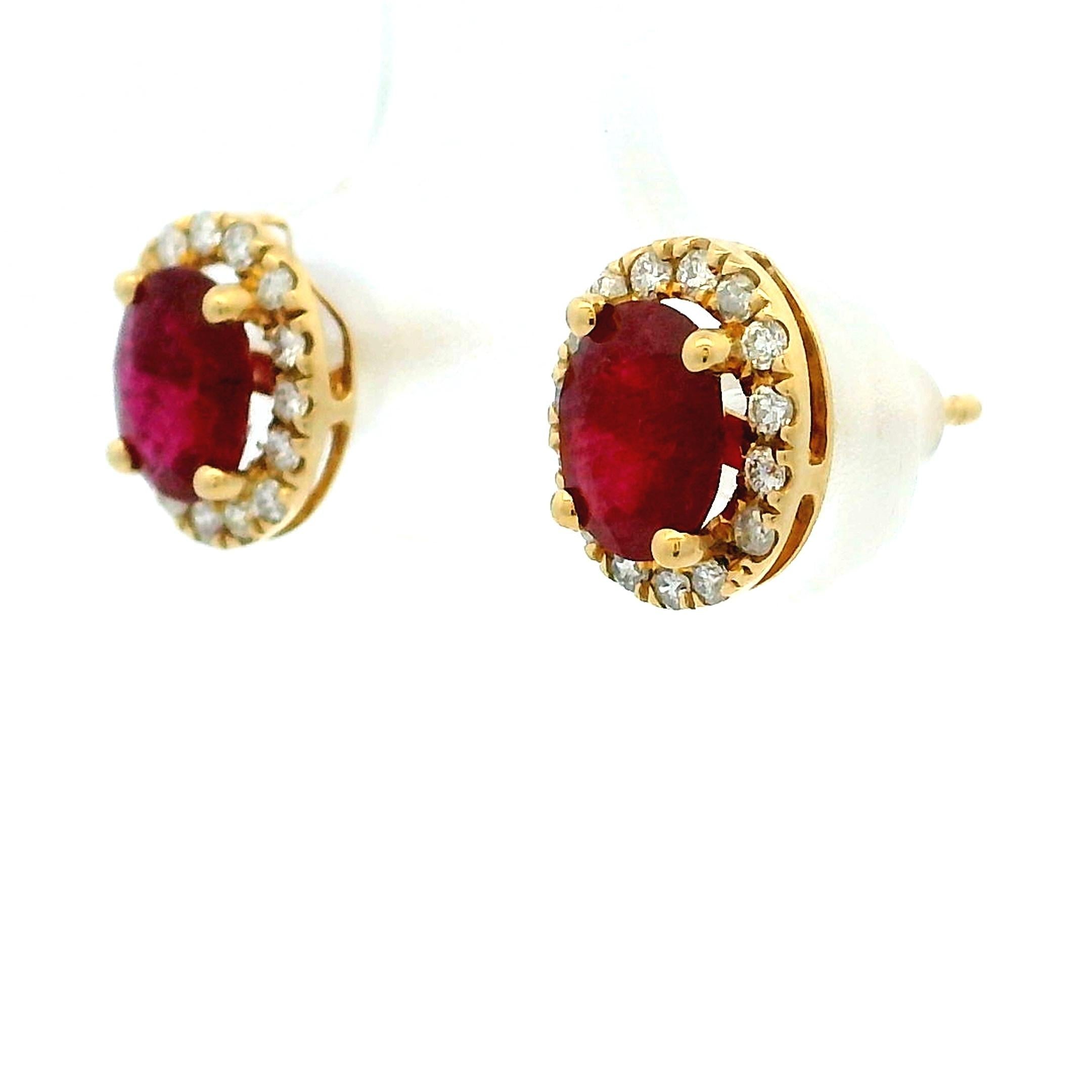14K Yellow Gold Ruby & Diamond Halo Stud Earrings in vendita 2