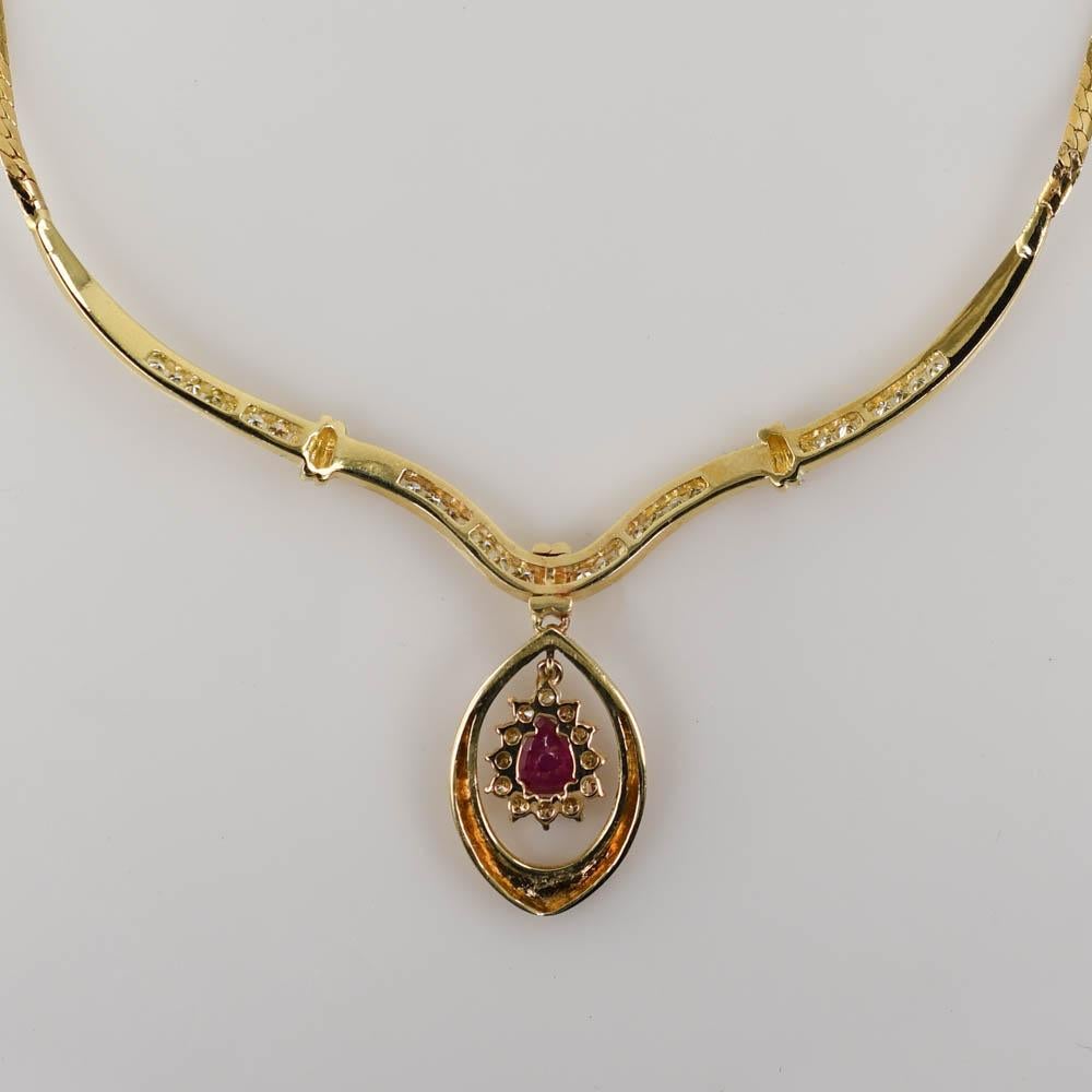 Halskette aus 14 Karat Gelbgold mit Rubin und Diamant .50 Karat Rubin, .50TDW im Angebot 1
