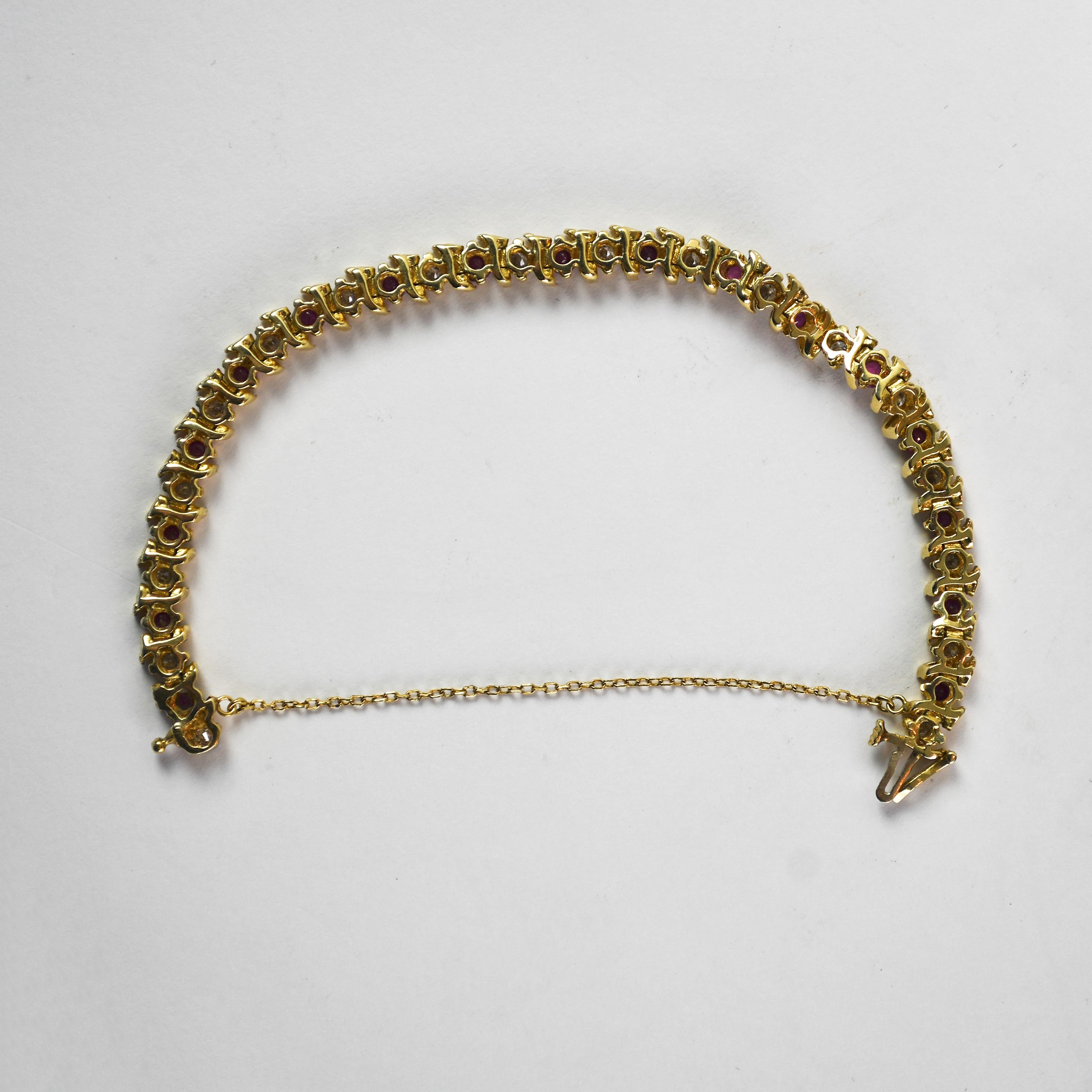 14K Yellow Gold Ruby & Diamond Tennis Bracelet In Excellent Condition For Sale In Laguna Beach, CA