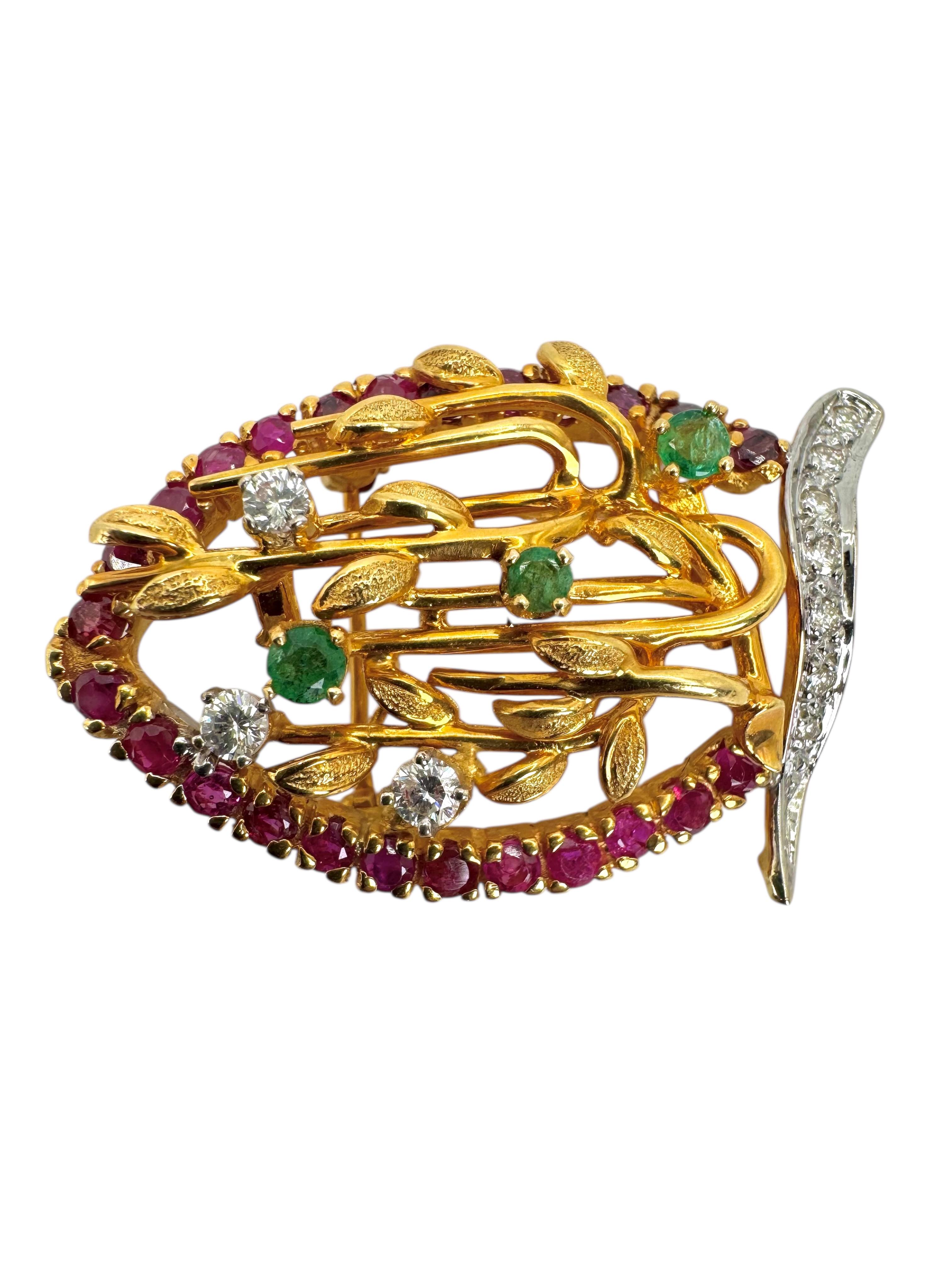 Broche en or jaune 14K à feuilles de rubis, d'émeraudes et de diamants en vente 1