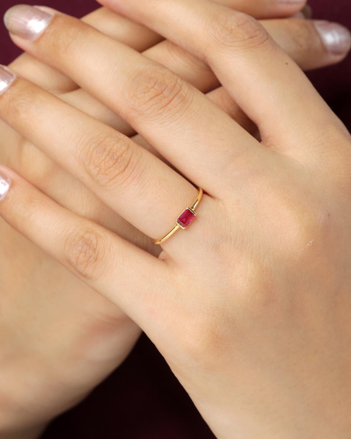 Ring aus 18 Karat Gelbgold mit Rubin () 5
