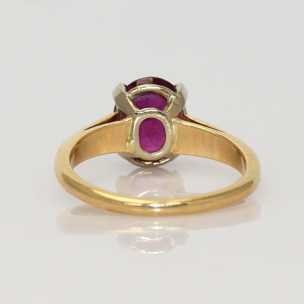 Solitärring aus 14 Karat Gelbgold mit Rubin, 3,00 Karat Damen