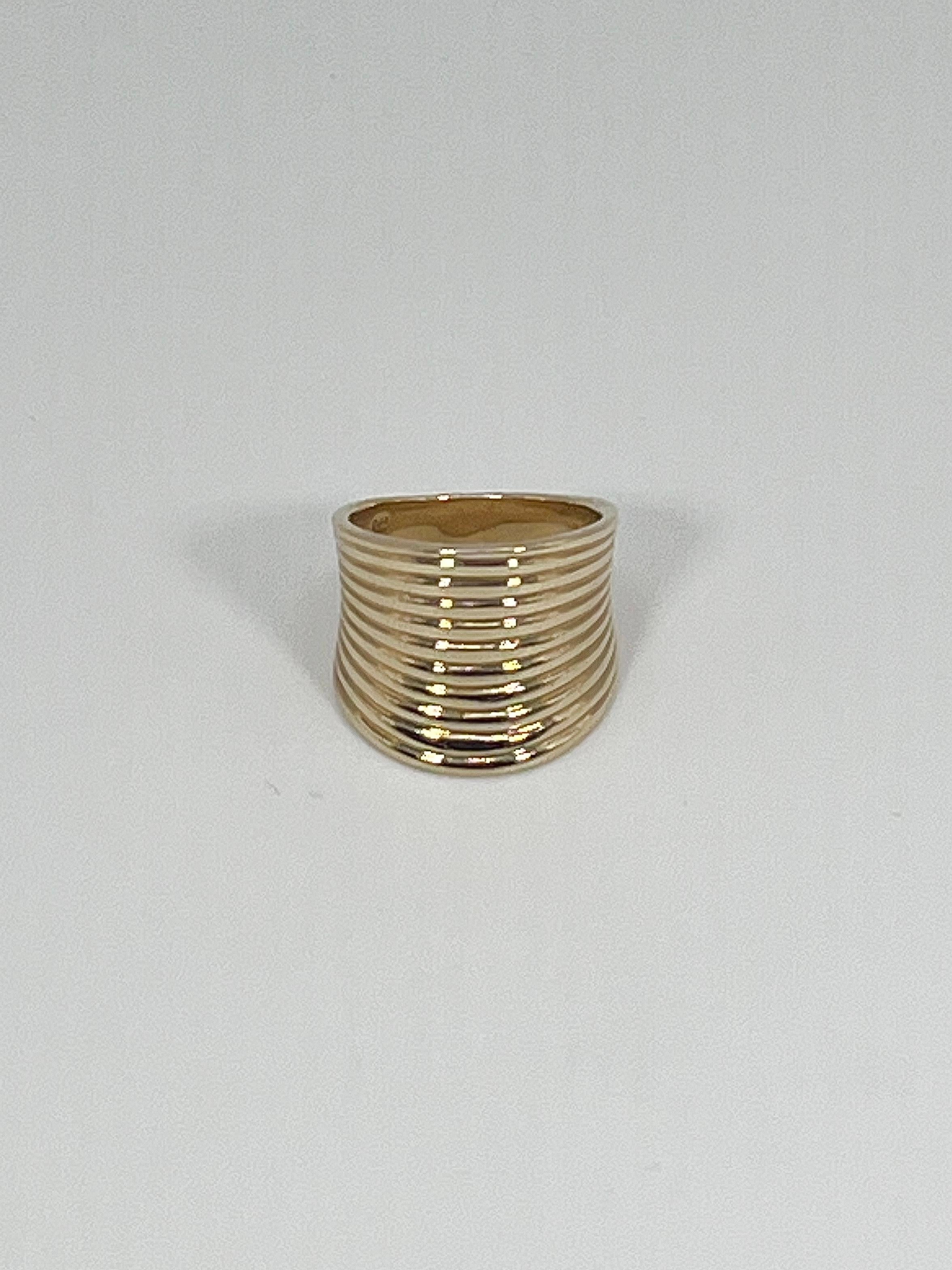 14K Gelbgold Sattel Ring, Größe 7, Länge der Spitze ist 18,2 MM und die Breite ist 20,3mm, Das Gewicht dieser Ring ist 10,5 Gramm.