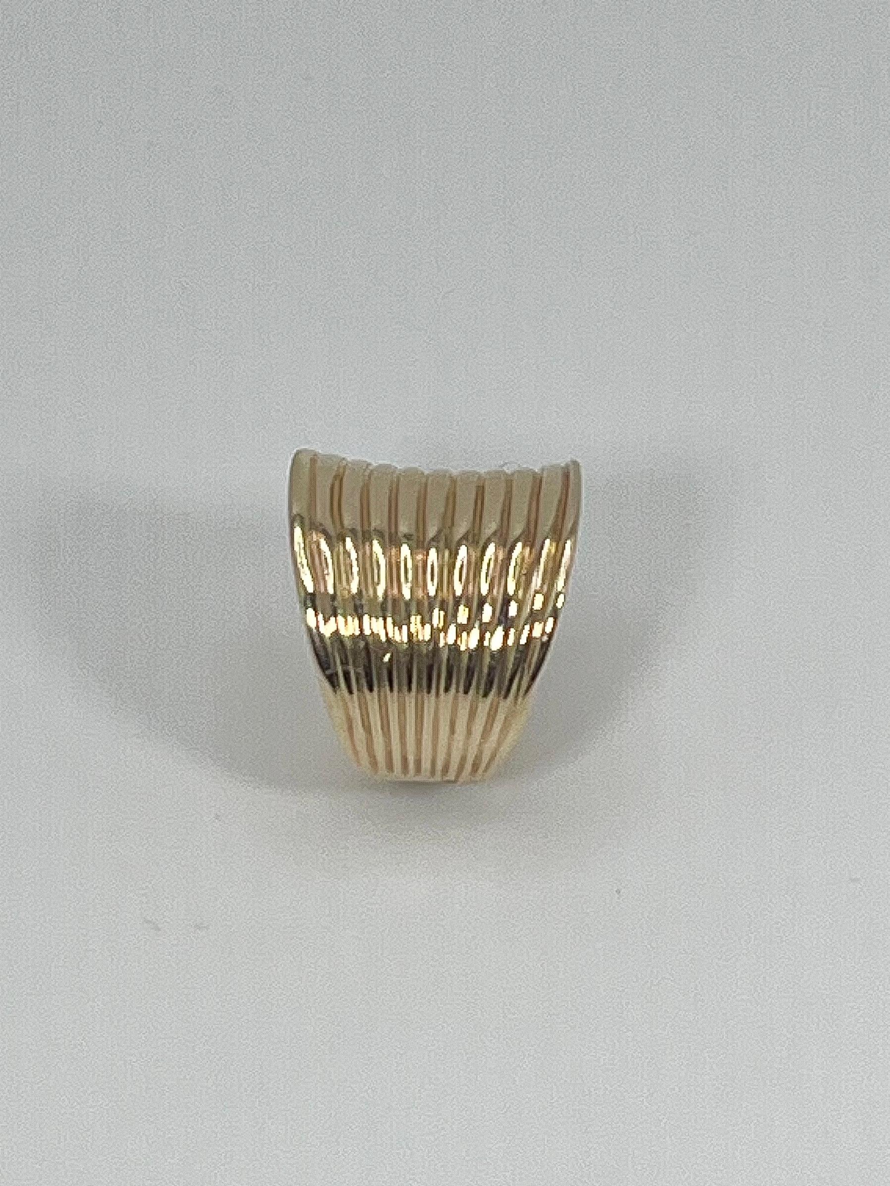 Donna Anello Saddle in oro giallo 14k in vendita