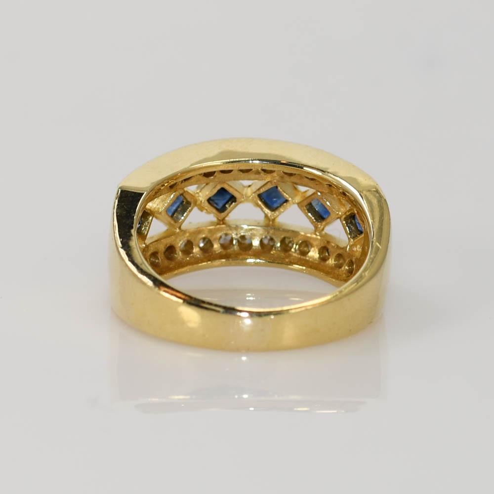 Round Cut 14K Yellow Gold Sapphire and Diamond Ring 0.75ct For Sale