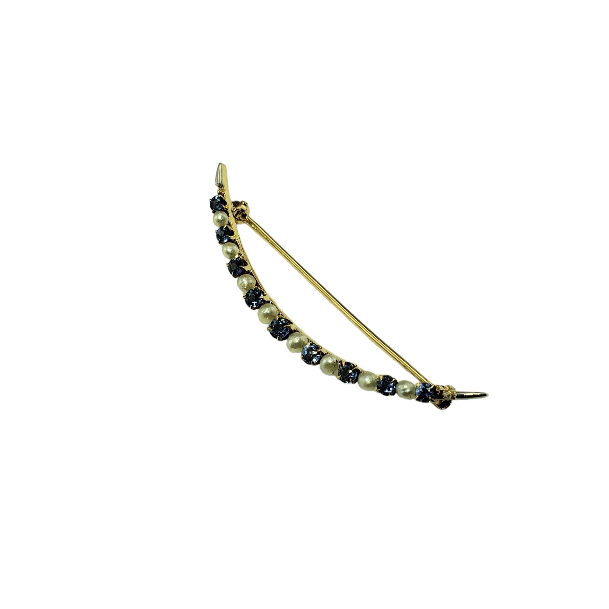 Taille ronde Épingle en or jaune 14 carats, saphirs et perles naturelles n°15913 en vente