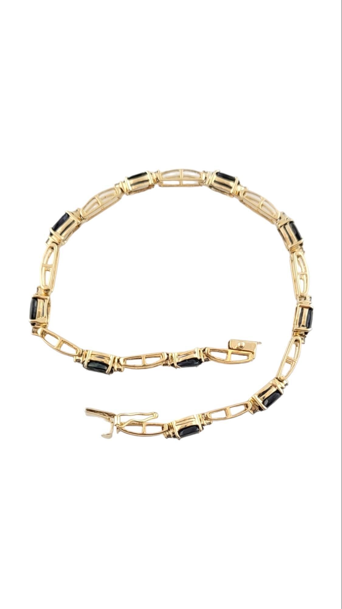 Armband aus 14 Karat Gelbgold mit Saphiren und Diamanten #15886 im Zustand „Gut“ in Washington Depot, CT