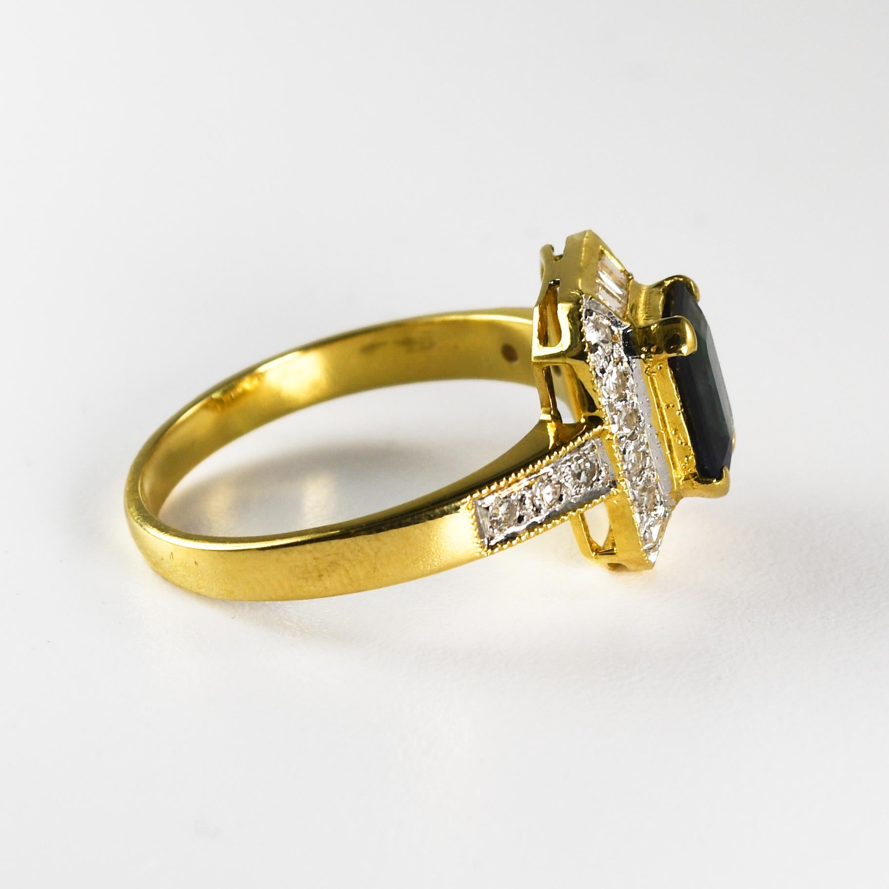 Round Cut 14K Yellow Gold Sapphire & Diamond Ring 4.6g For Sale