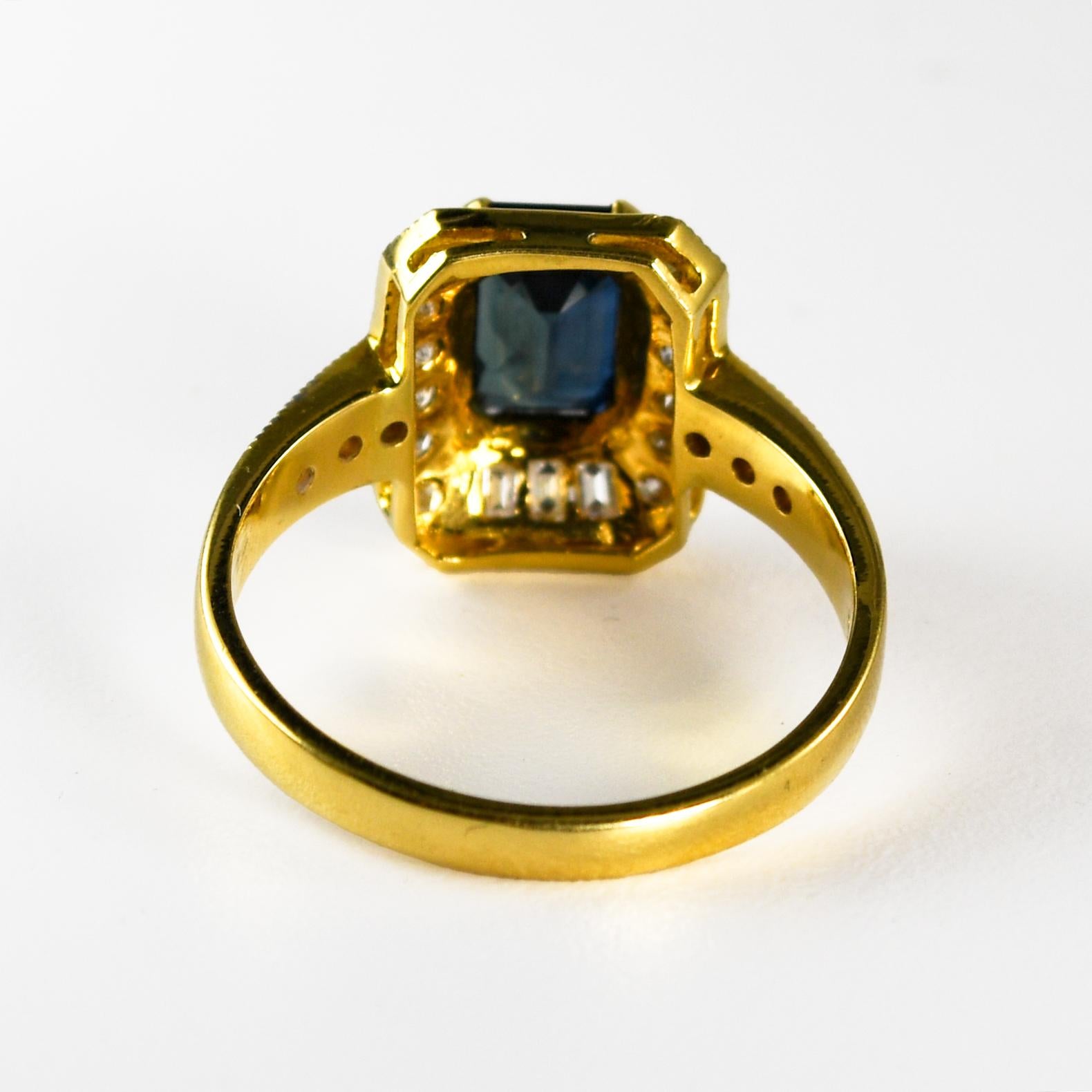 14K Yellow Gold Sapphire & Diamond Ring 4.6g In Excellent Condition For Sale In Laguna Beach, CA